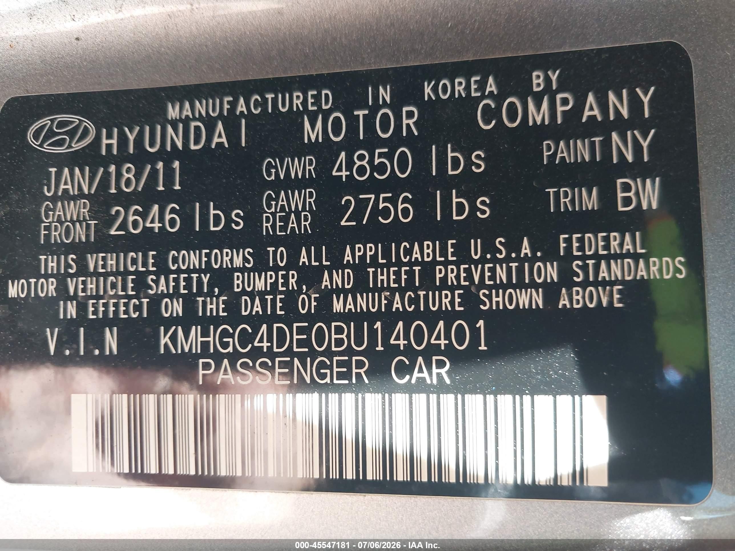 2011 Hyundai Genesis 3.8 Silver vin: KMHGC4DE0BU140401