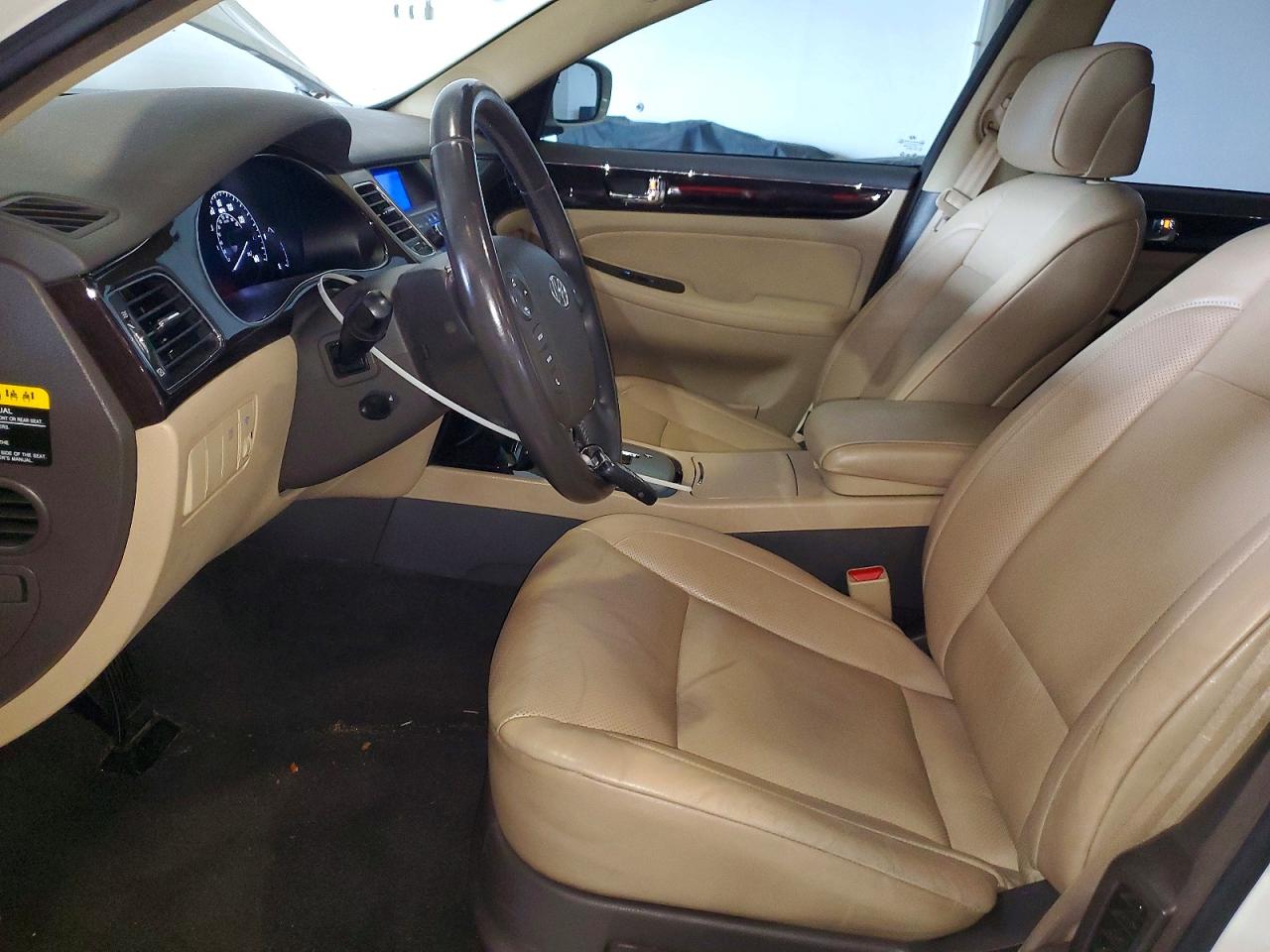 2010 Hyundai Genesis 3.8l White vin: KMHGC4DE1AU074441