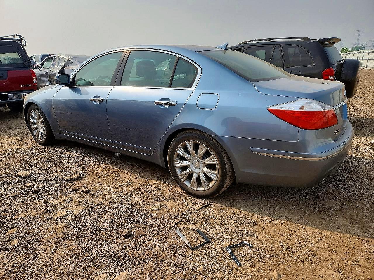 2010 Hyundai Genesis 3.8l Turquoise vin: KMHGC4DE1AU092227
