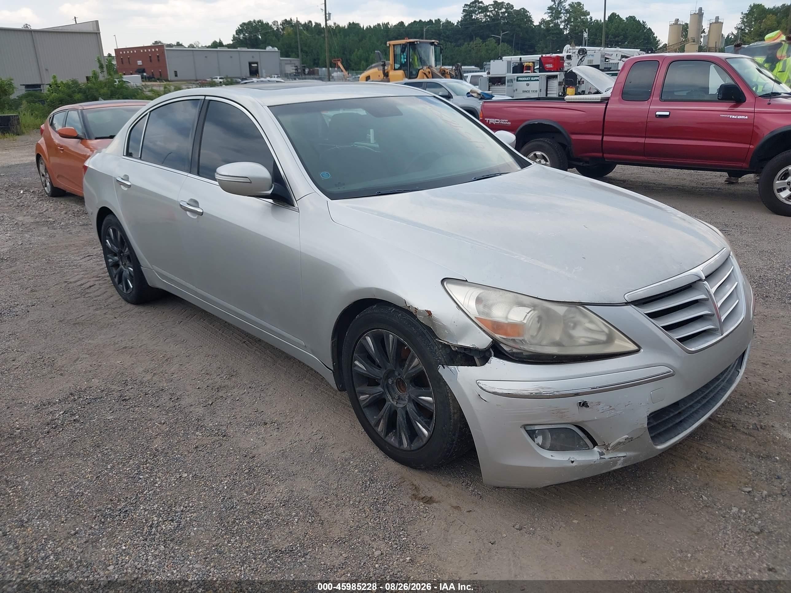 2011 Hyundai Genesis 3.8 Silver vin: KMHGC4DE1BU123705