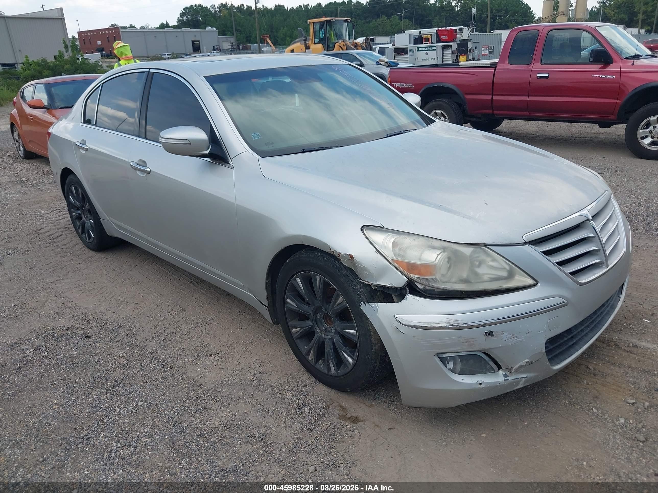 2011 Hyundai Genesis 3.8 Silver vin: KMHGC4DE1BU123705
