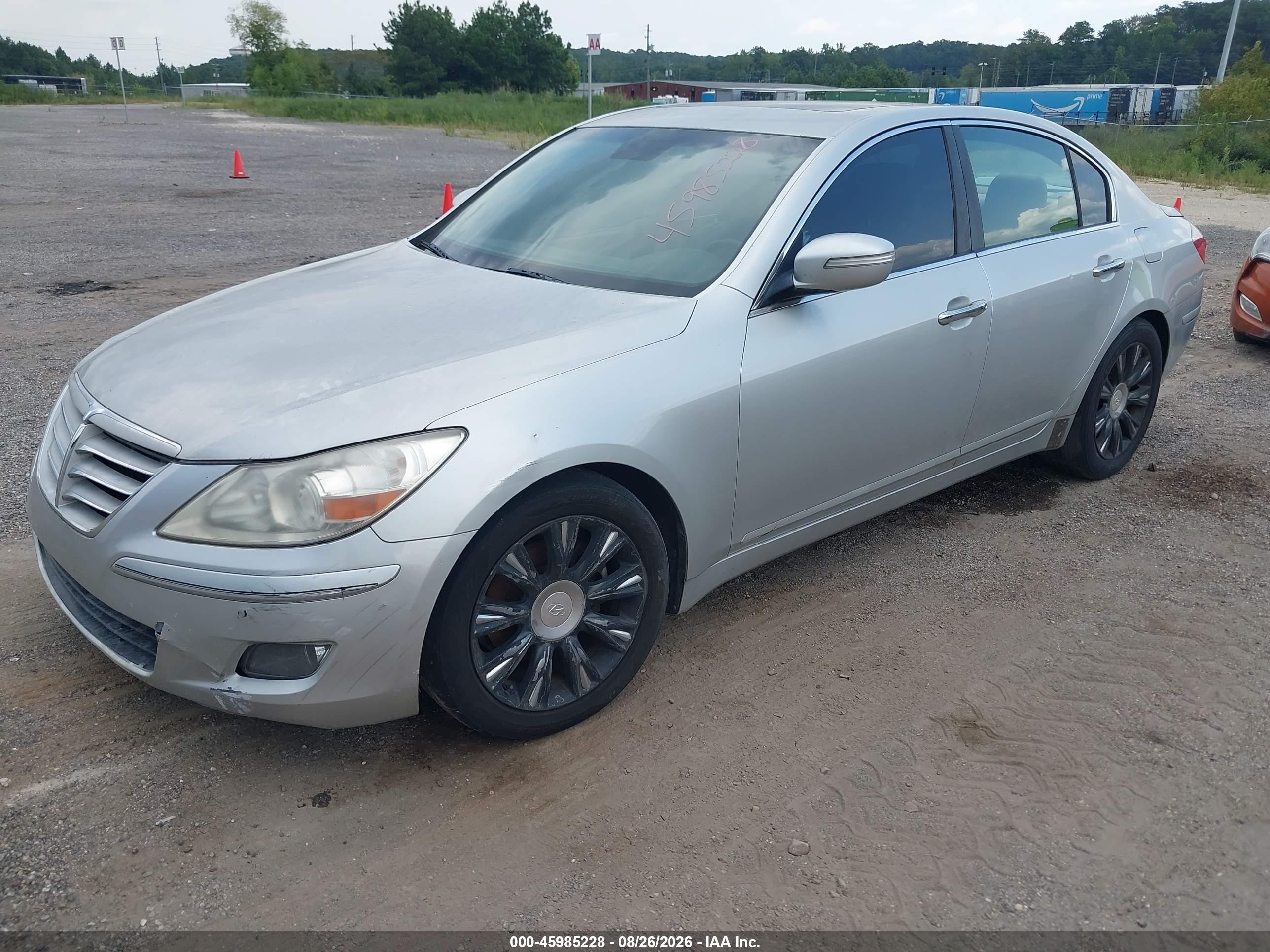 2011 Hyundai Genesis 3.8 Silver vin: KMHGC4DE1BU123705