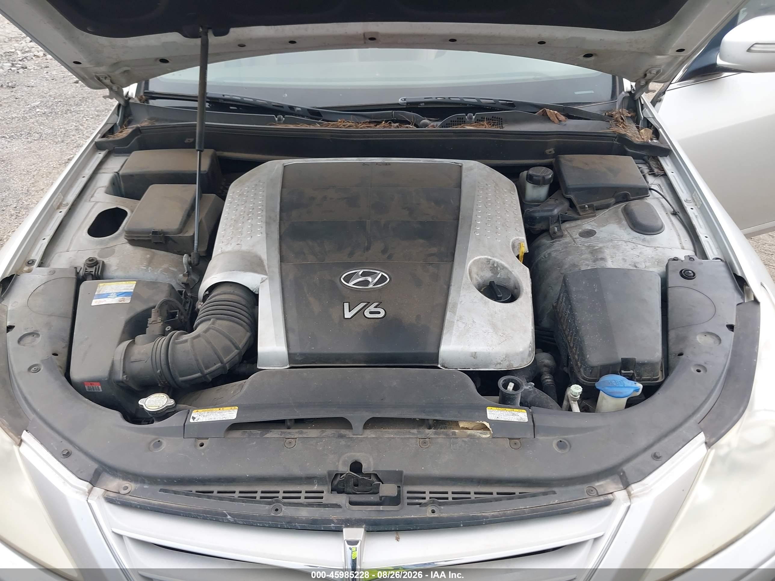 2011 Hyundai Genesis 3.8 Silver vin: KMHGC4DE1BU123705