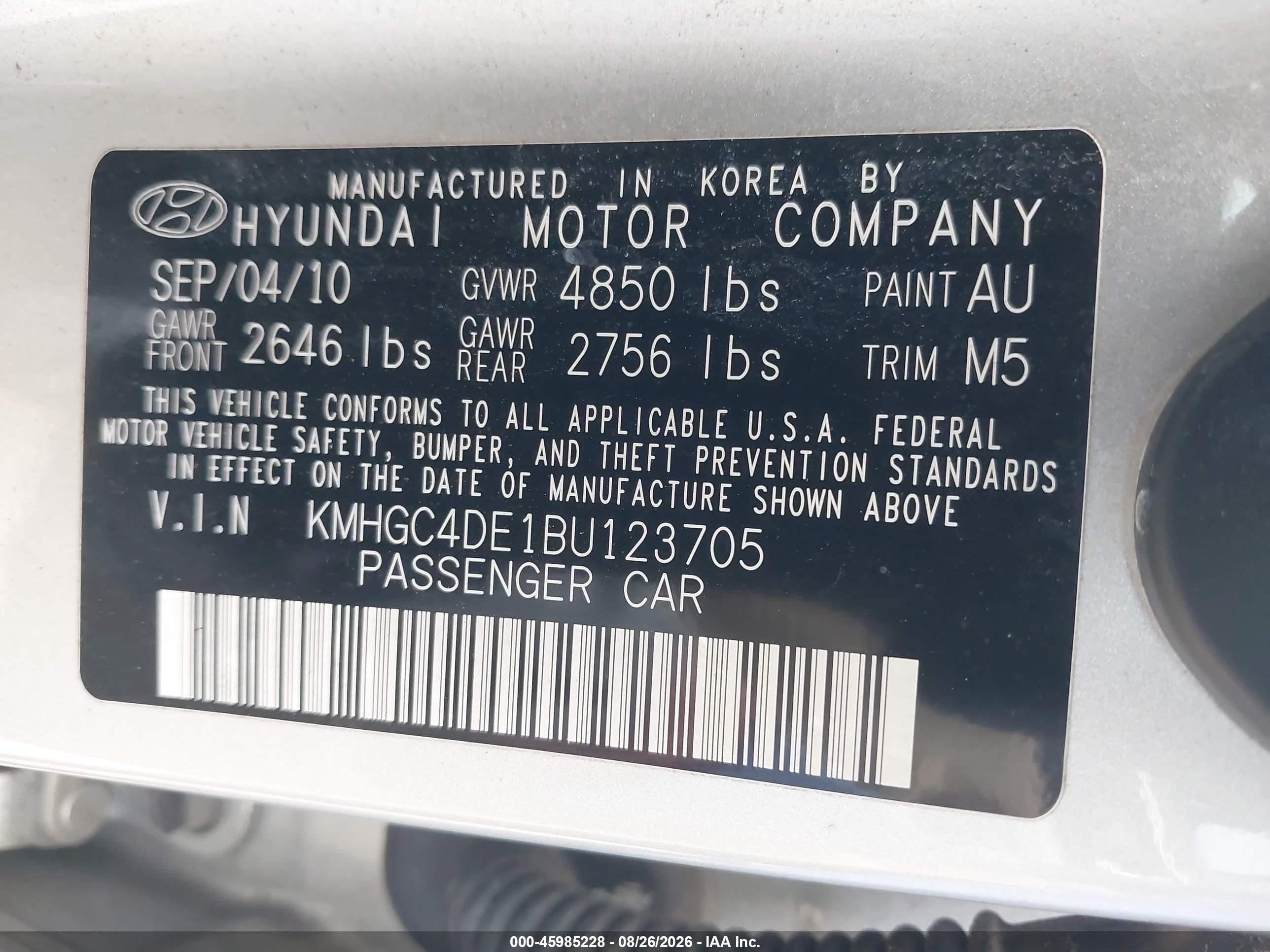 2011 Hyundai Genesis 3.8 Silver vin: KMHGC4DE1BU123705