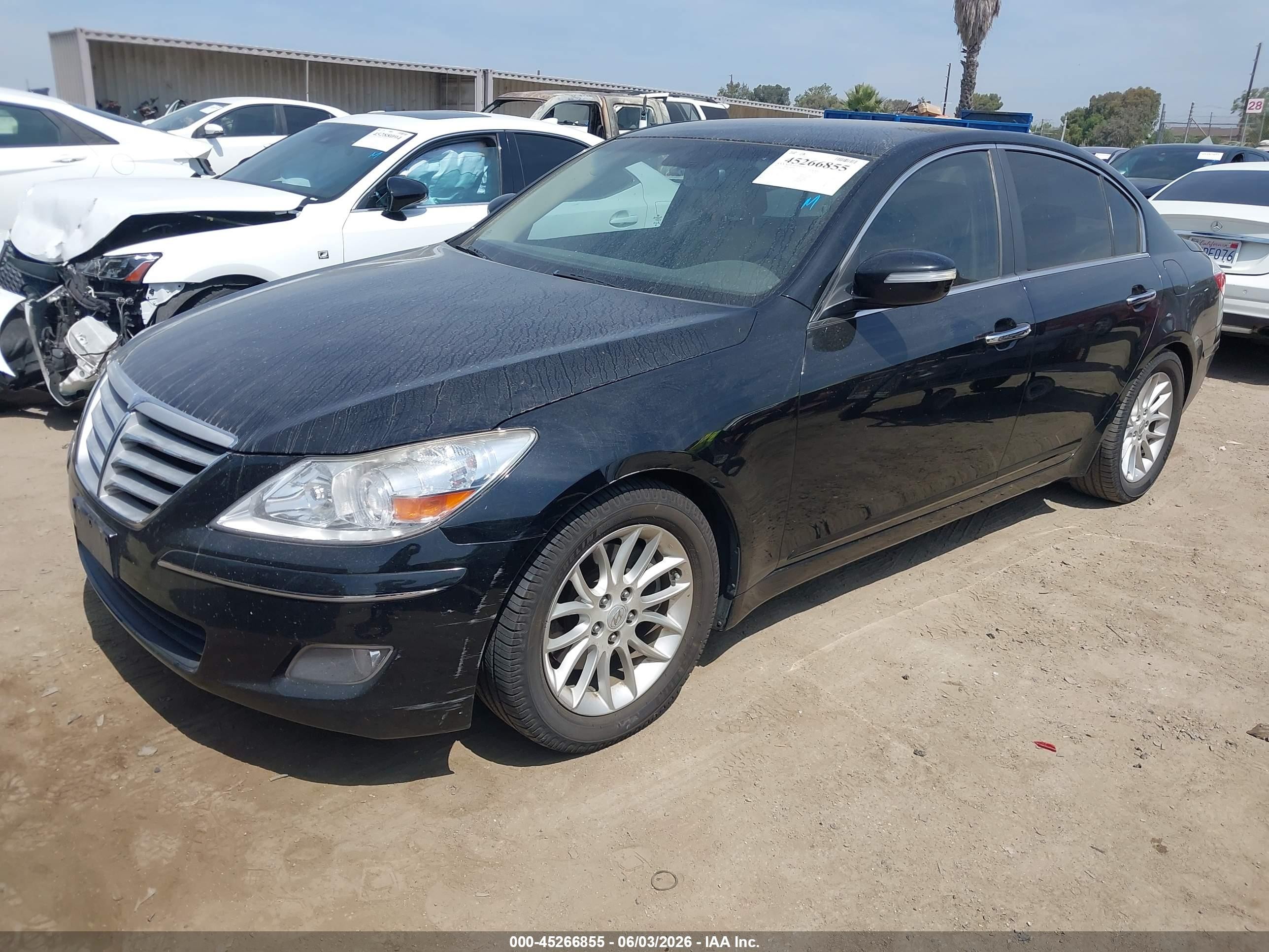 2011 Hyundai Genesis 3.8 Black vin: KMHGC4DE1BU143162