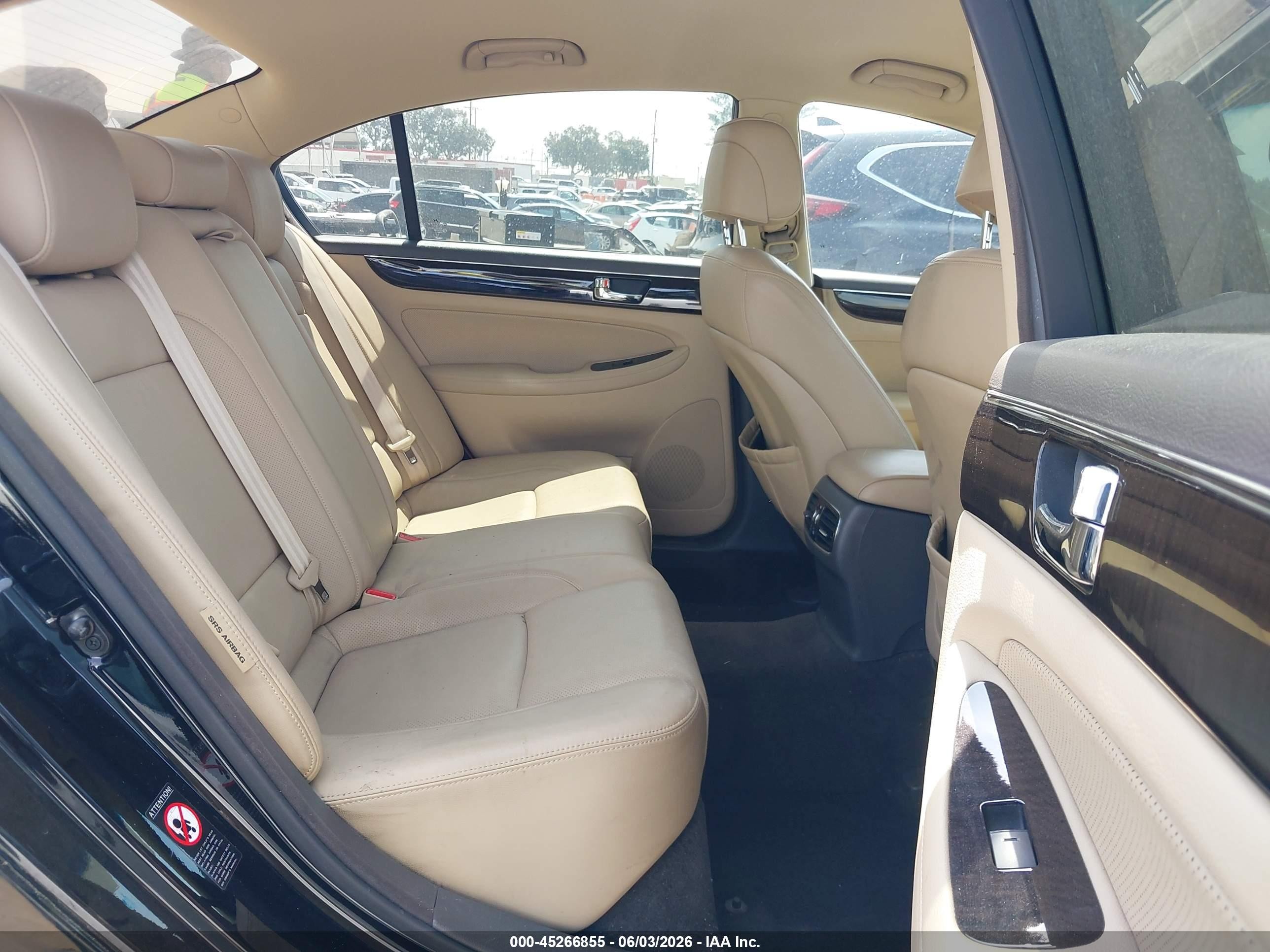 2011 Hyundai Genesis 3.8 Black vin: KMHGC4DE1BU143162