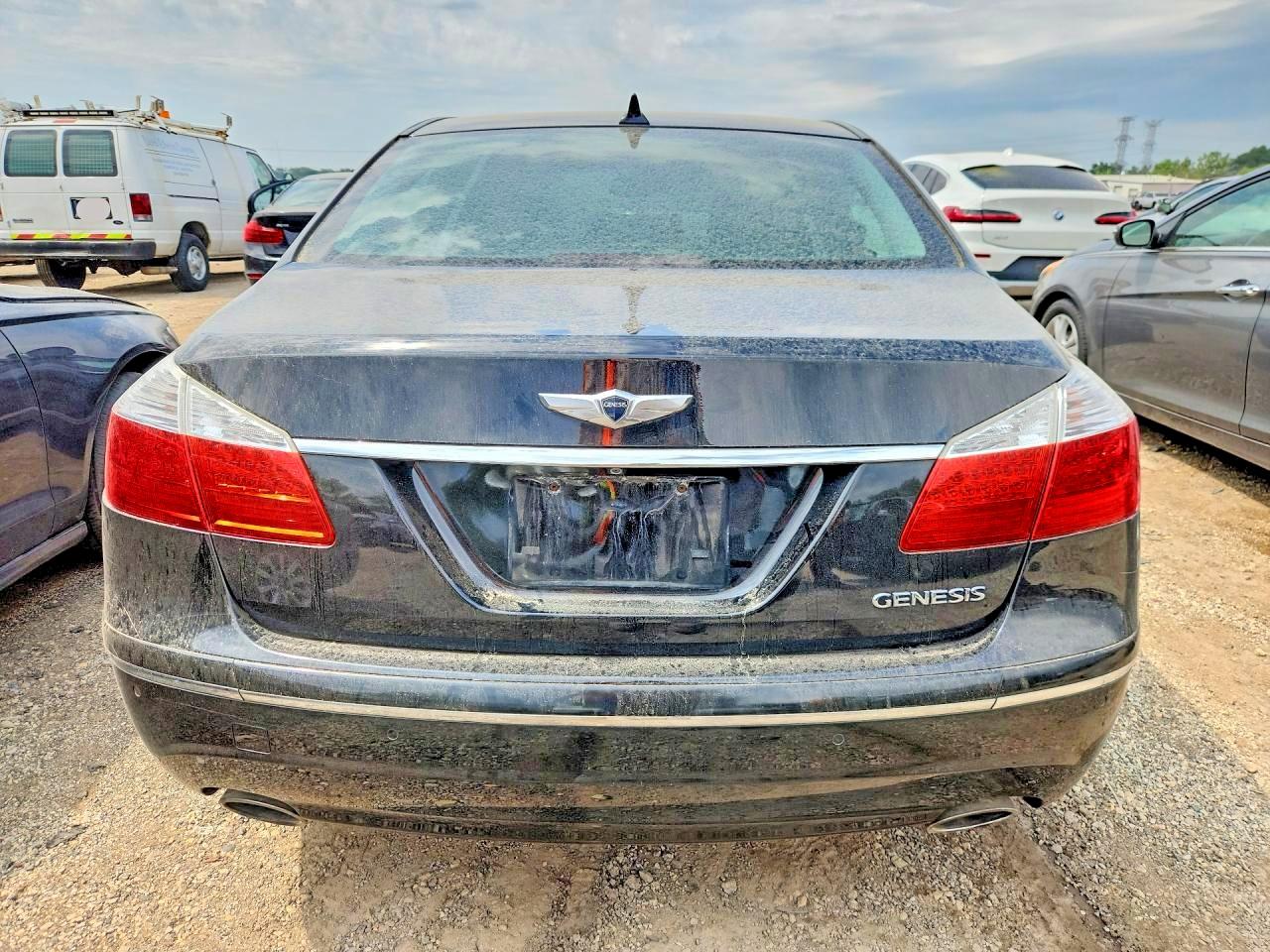 2011 Hyundai Genesis 3.8l Black vin: KMHGC4DE2BU122398