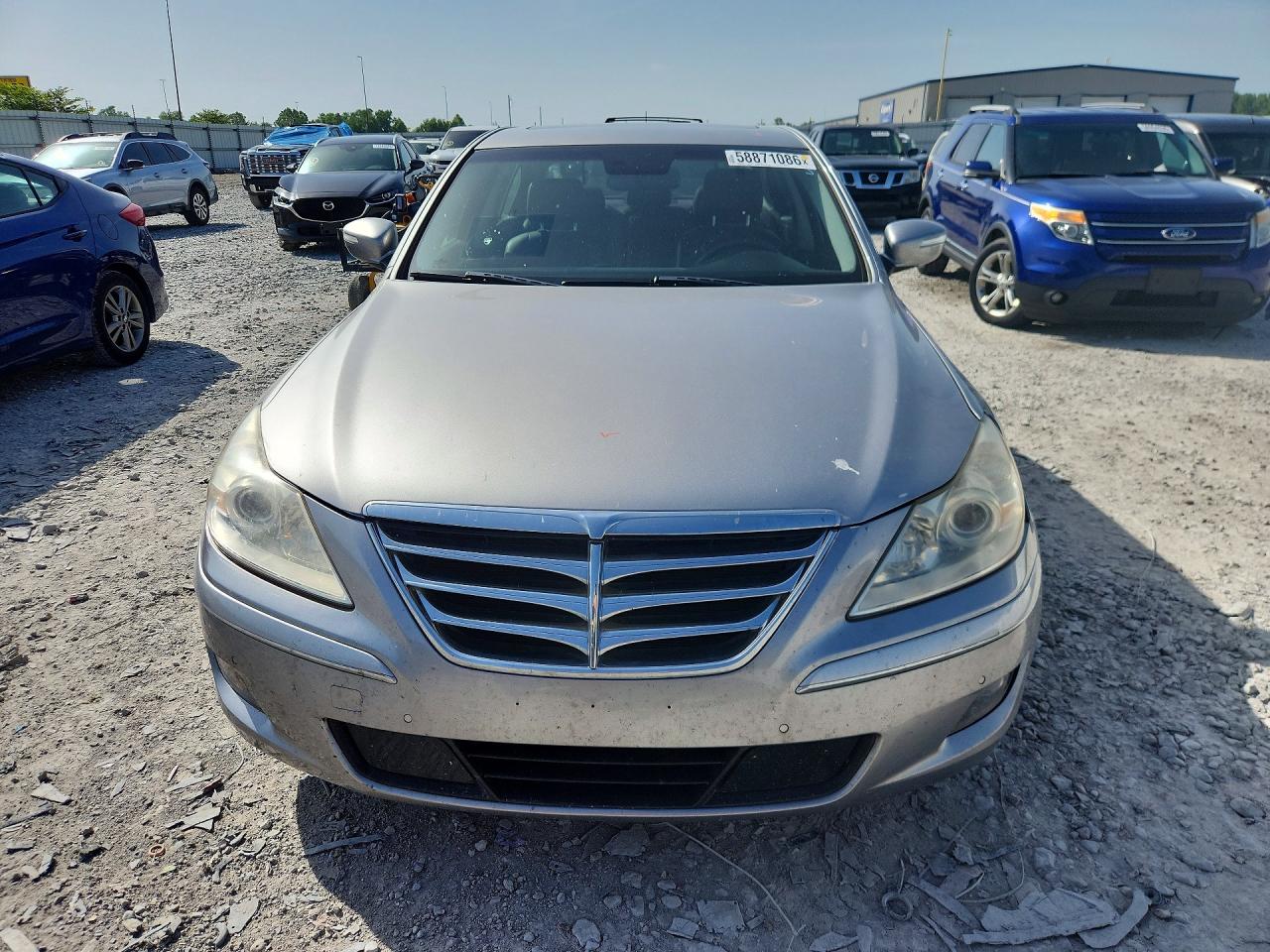2011 Hyundai Genesis 3.8l Silver vin: KMHGC4DE2BU138584