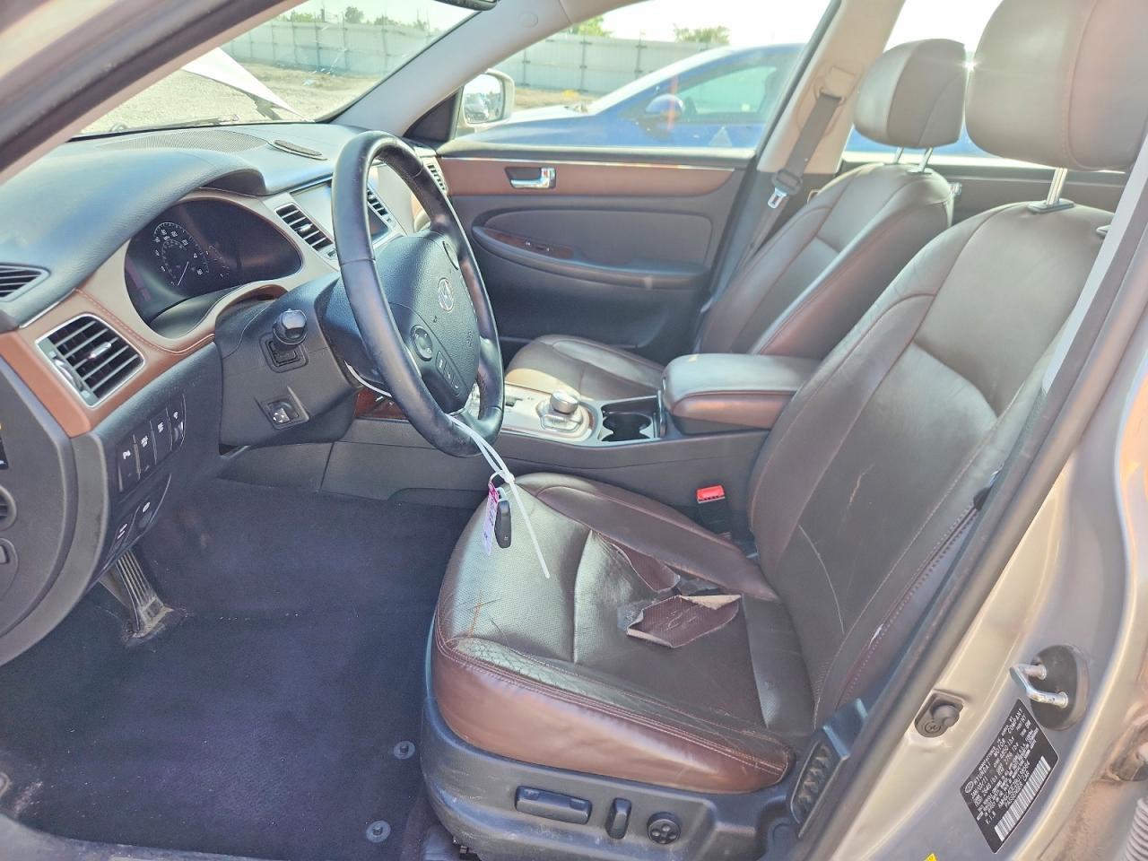 2011 Hyundai Genesis 3.8l Silver vin: KMHGC4DE2BU138584