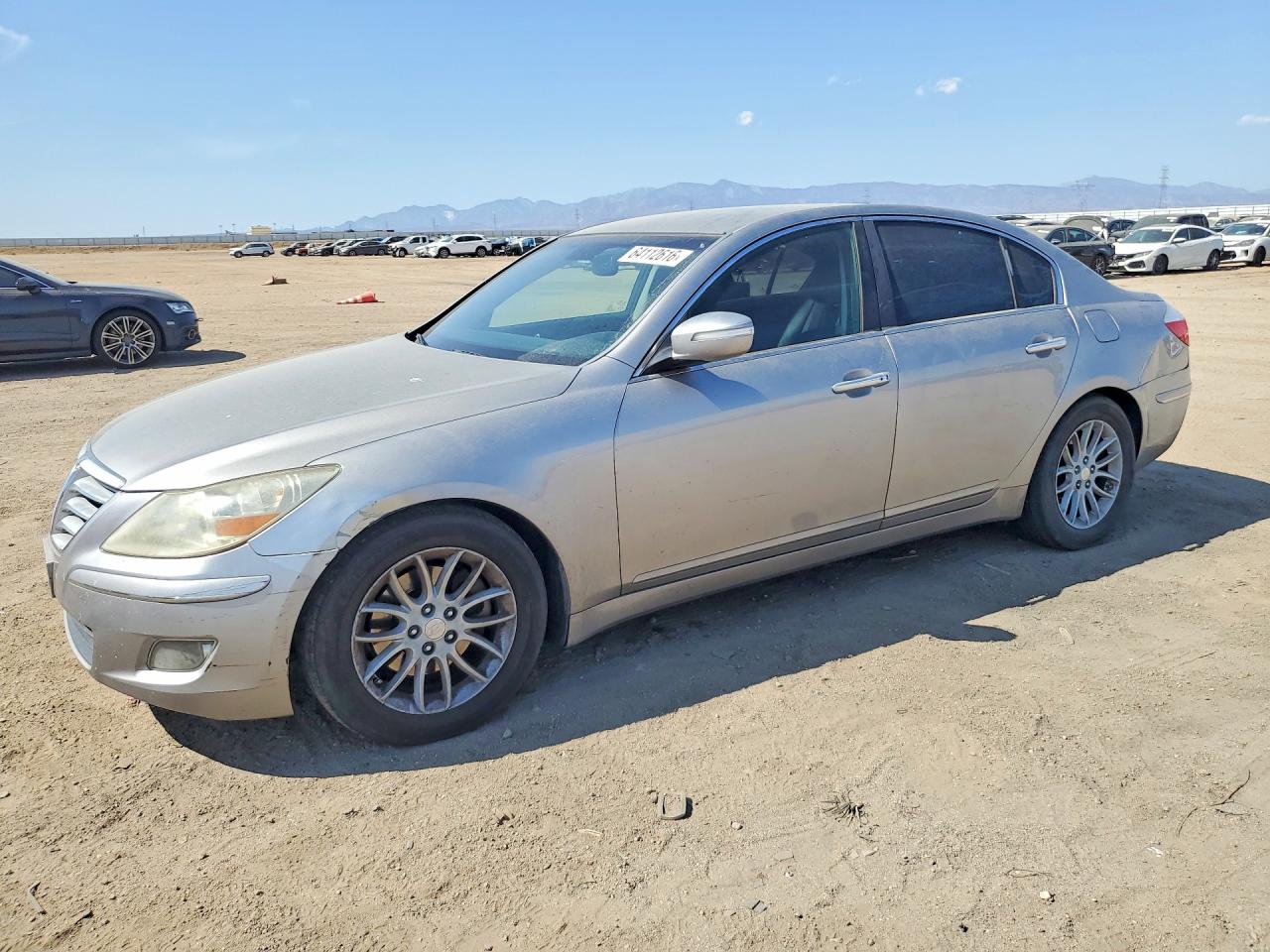 2010 Hyundai Genesis 3.8l Серебряный vin: KMHGC4DE3AU106077