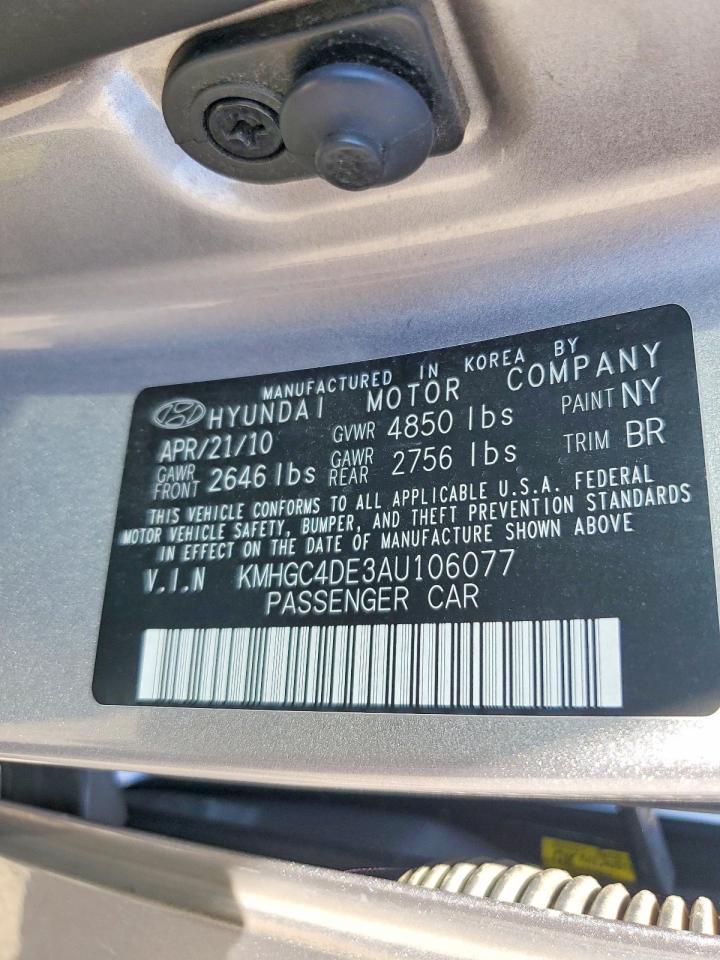 2010 Hyundai Genesis 3.8l Серебряный vin: KMHGC4DE3AU106077