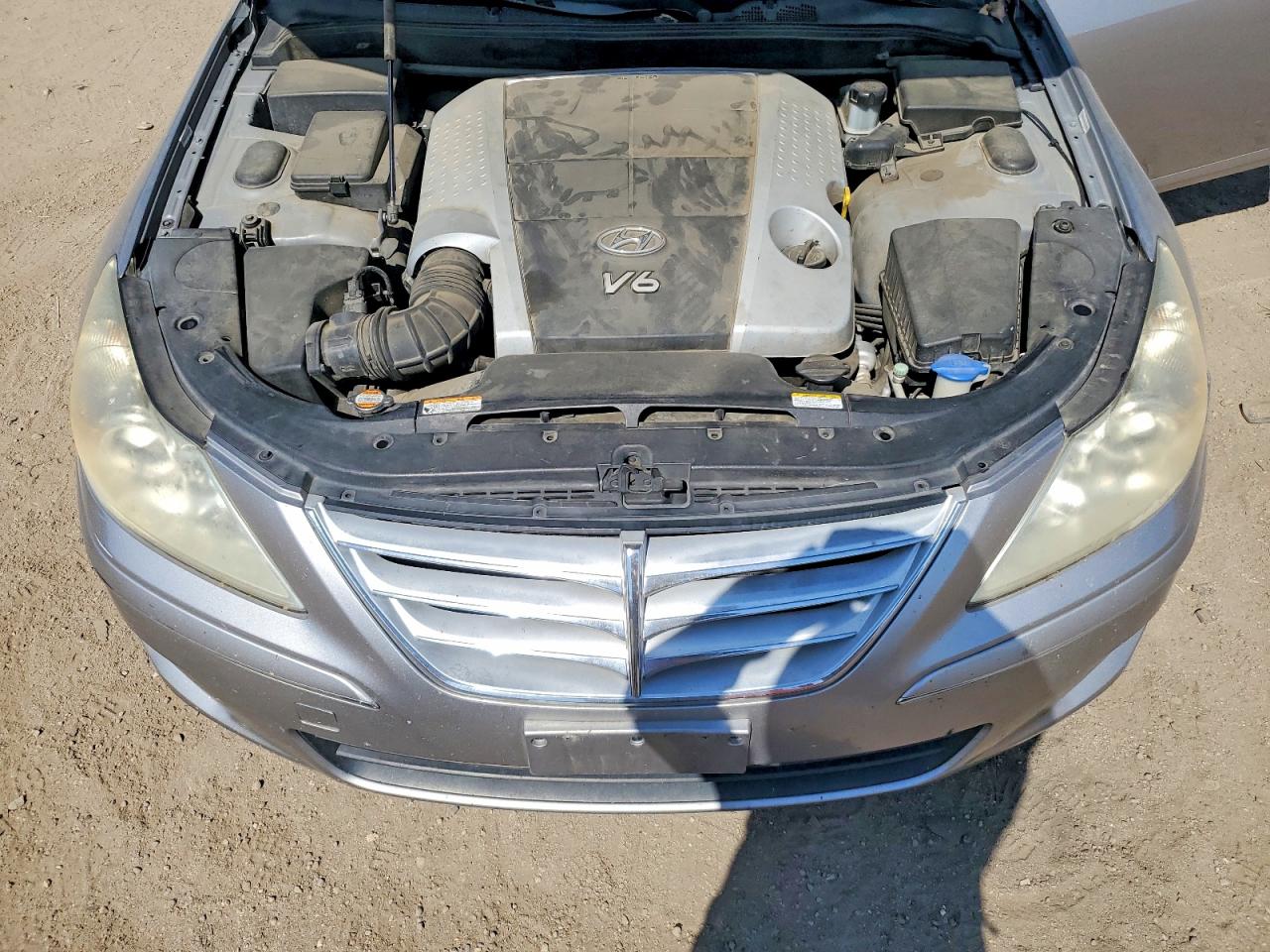 2010 Hyundai Genesis 3.8l Серебряный vin: KMHGC4DE3AU106077