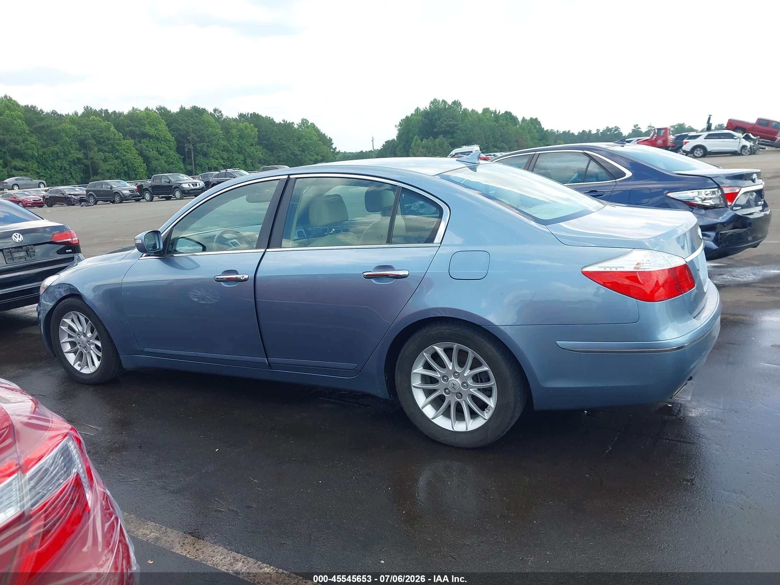 2011 Hyundai Genesis 3.8 Light Blue vin: KMHGC4DE3BU113287