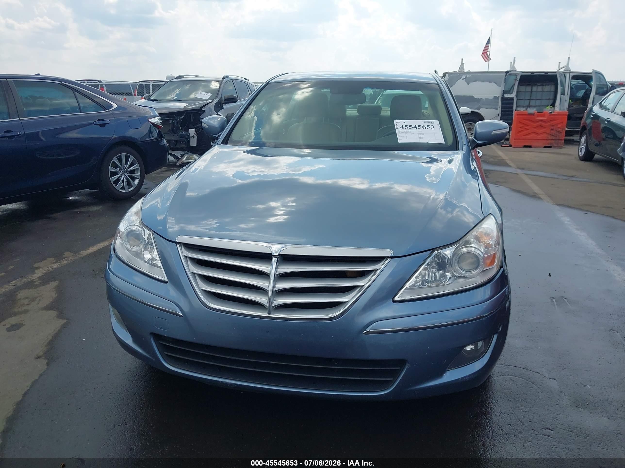 2011 Hyundai Genesis 3.8 Light Blue vin: KMHGC4DE3BU113287