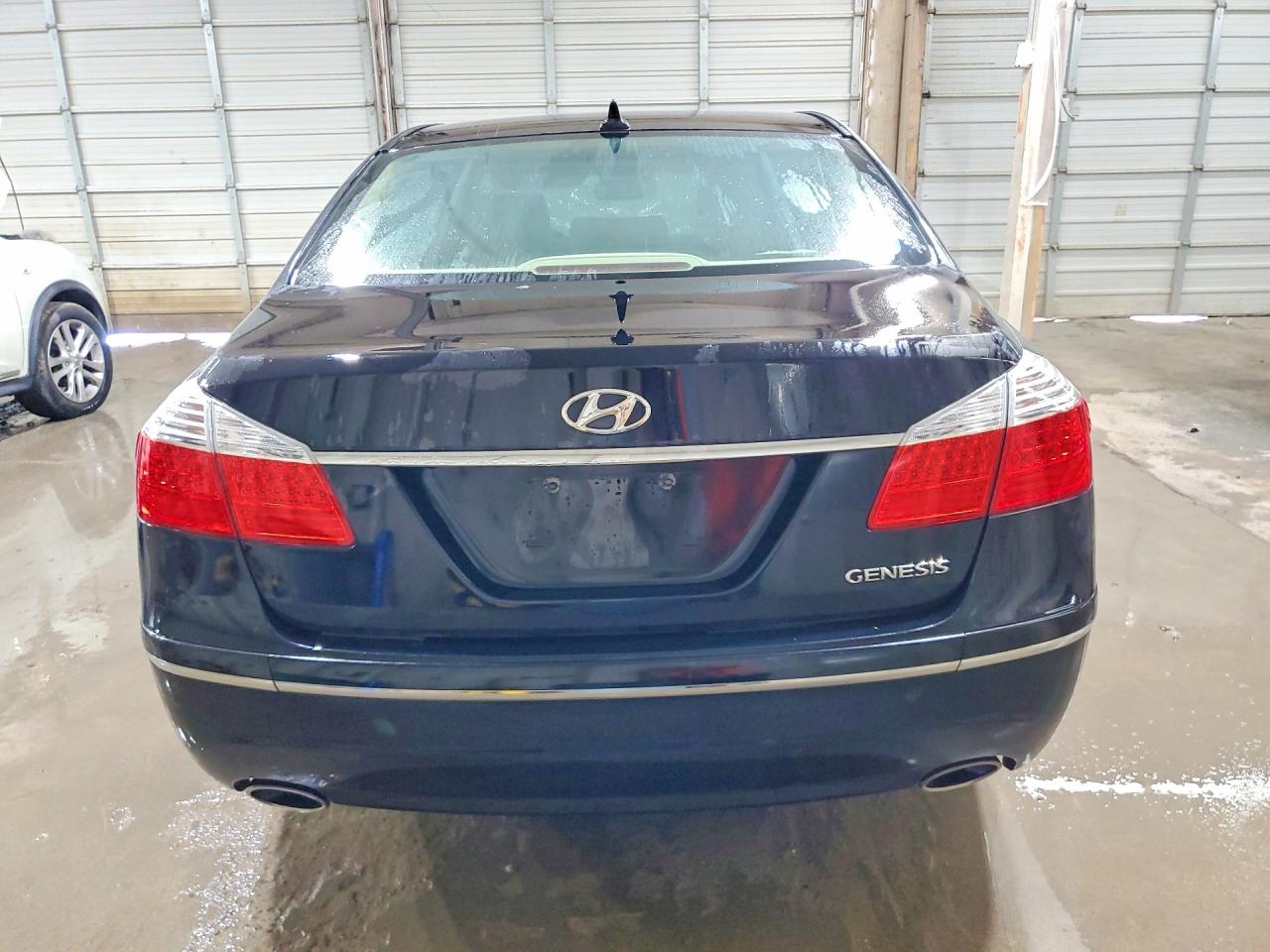 2011 Hyundai Genesis 3.8l Black vin: KMHGC4DE3BU139162