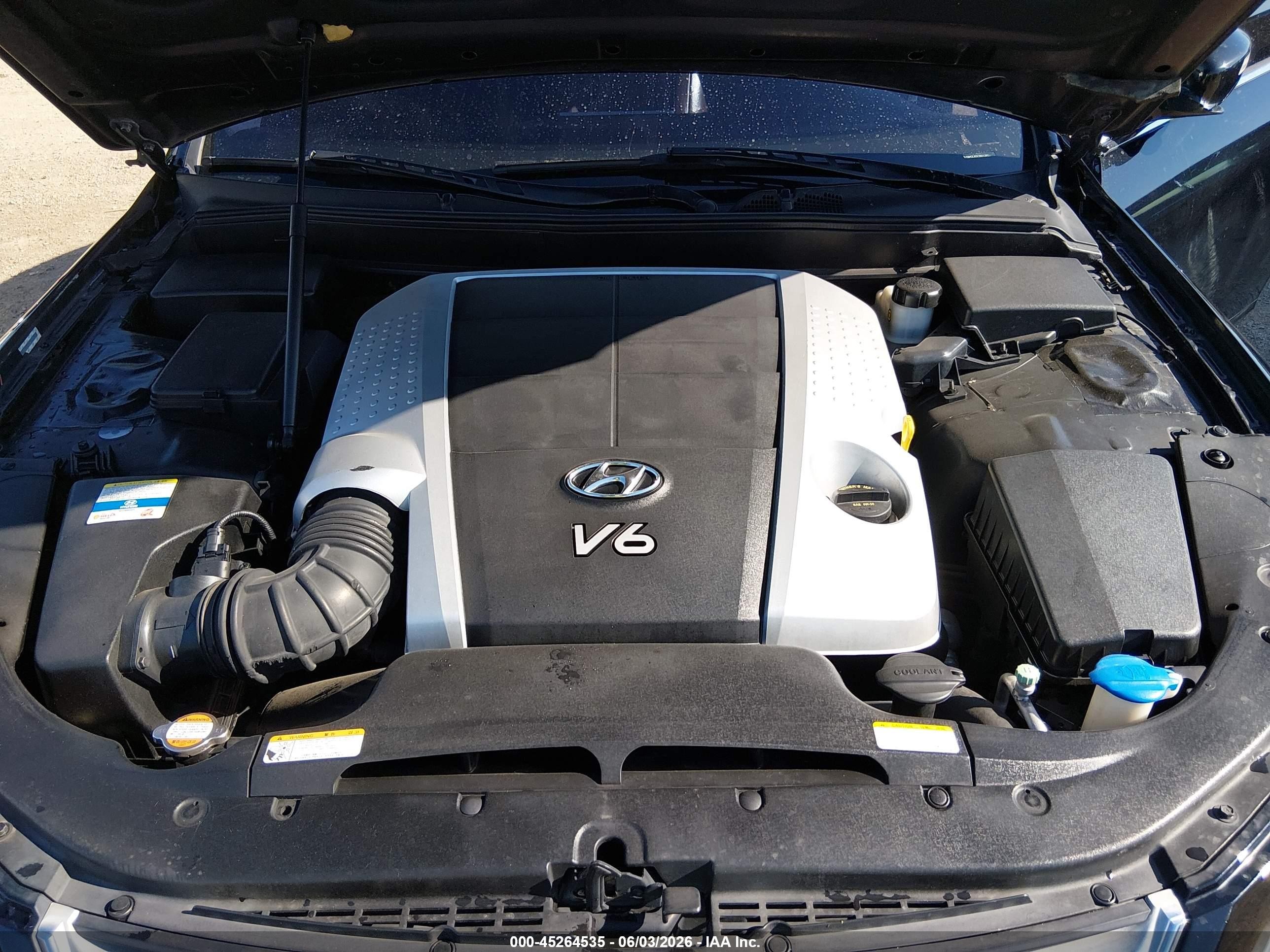2011 Hyundai Genesis 3.8 Black vin: KMHGC4DE3BU139176