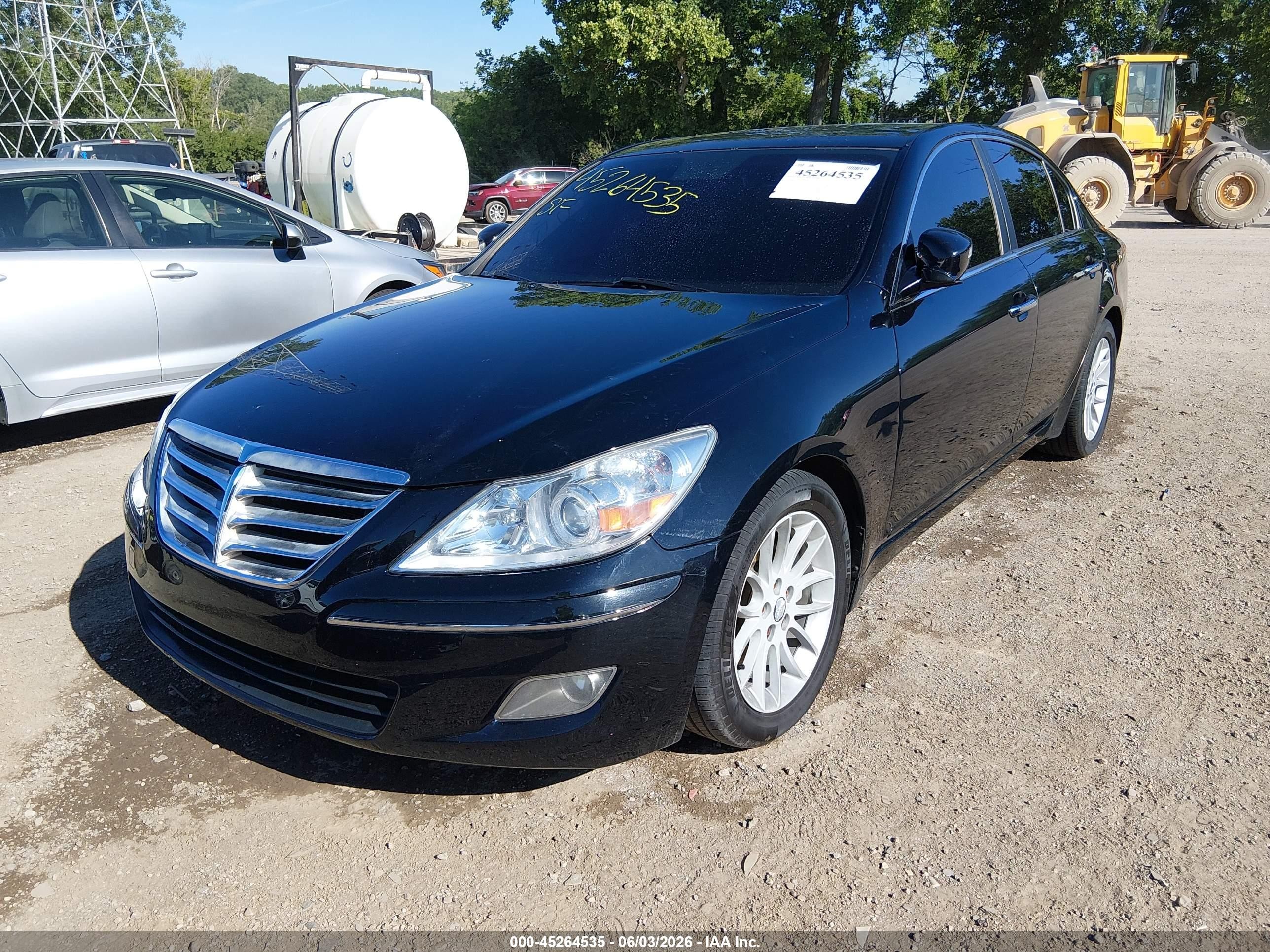 2011 Hyundai Genesis 3.8 Black vin: KMHGC4DE3BU139176