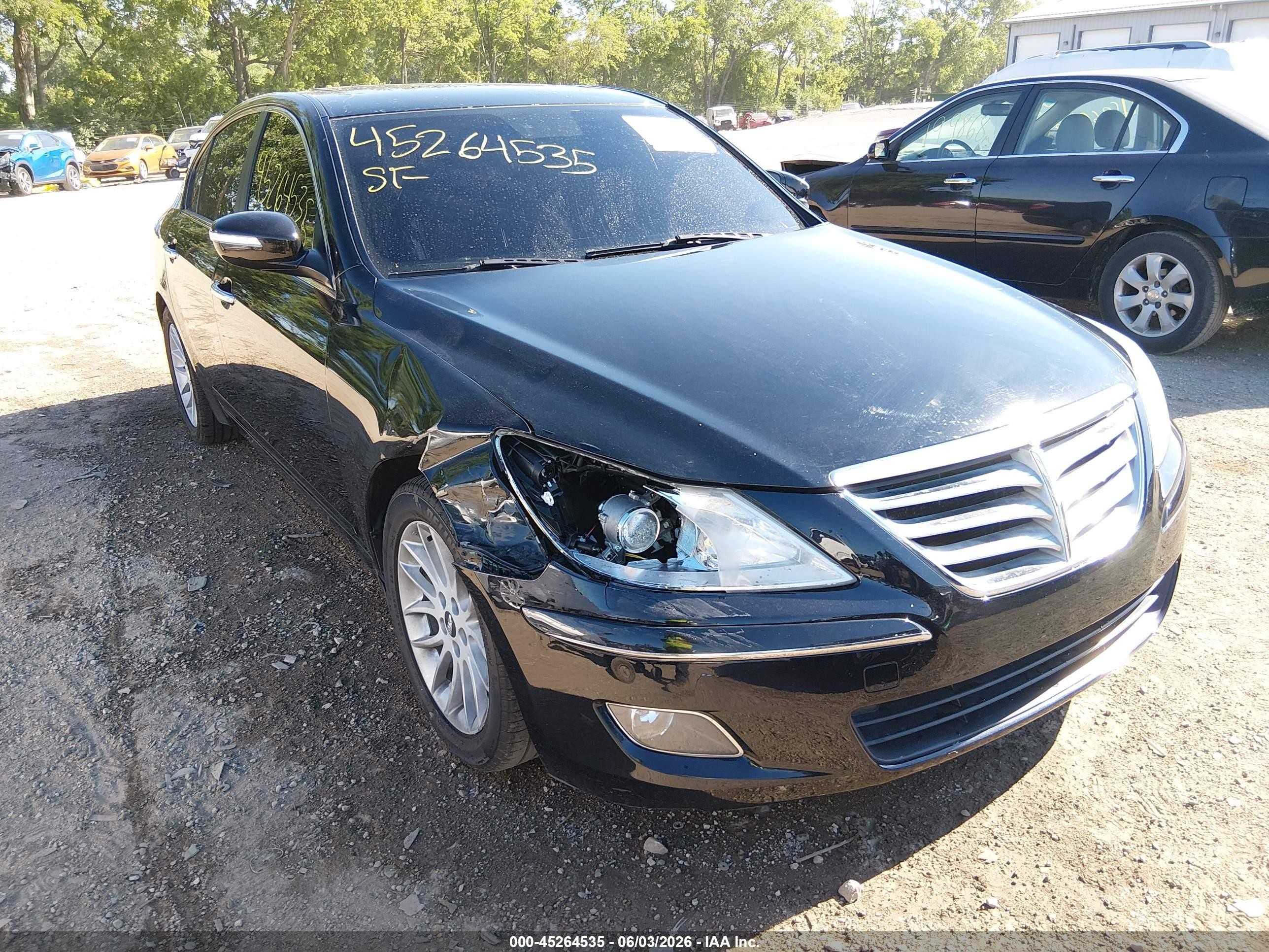 2011 Hyundai Genesis 3.8 Black vin: KMHGC4DE3BU139176