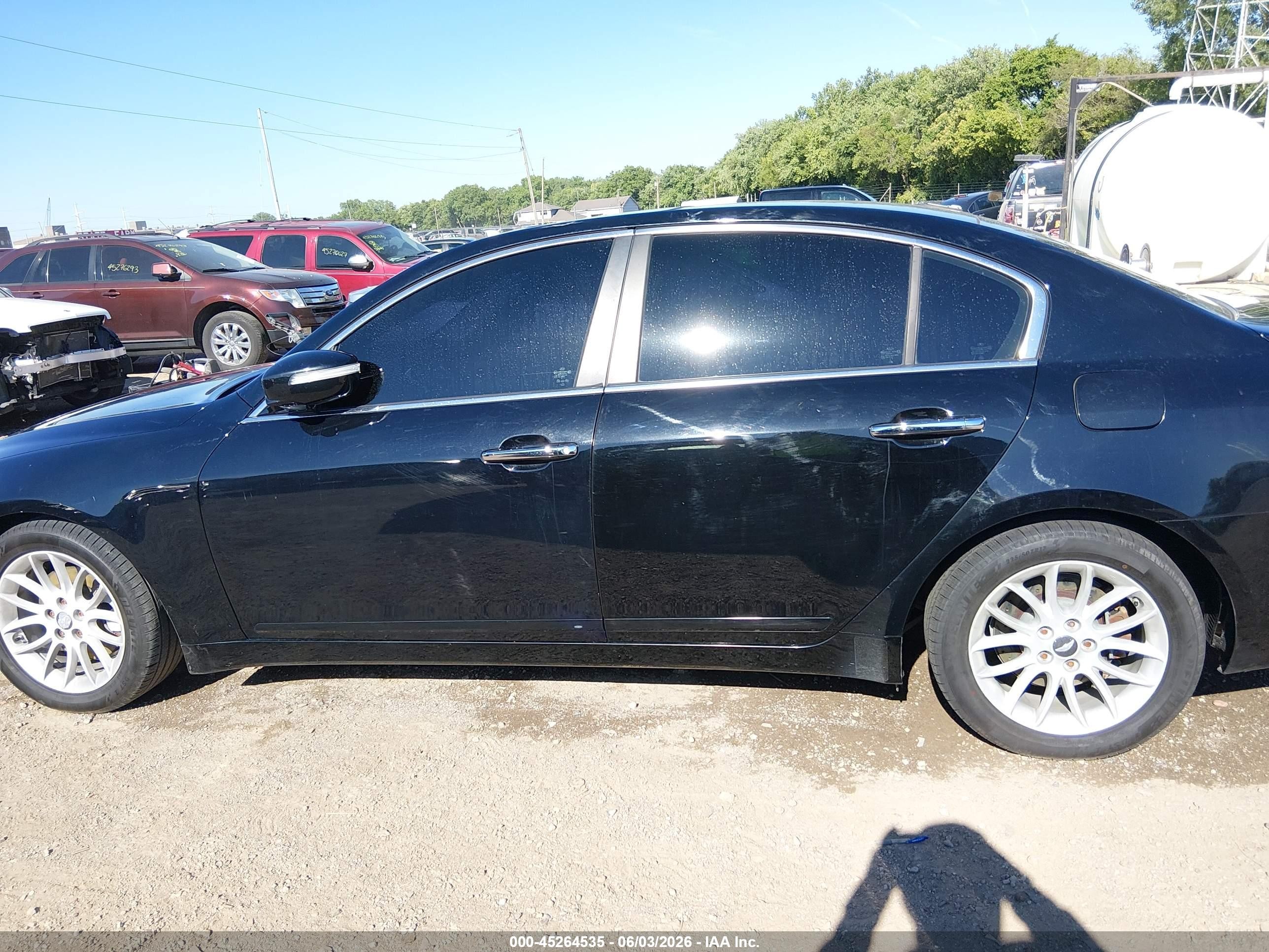2011 Hyundai Genesis 3.8 Black vin: KMHGC4DE3BU139176