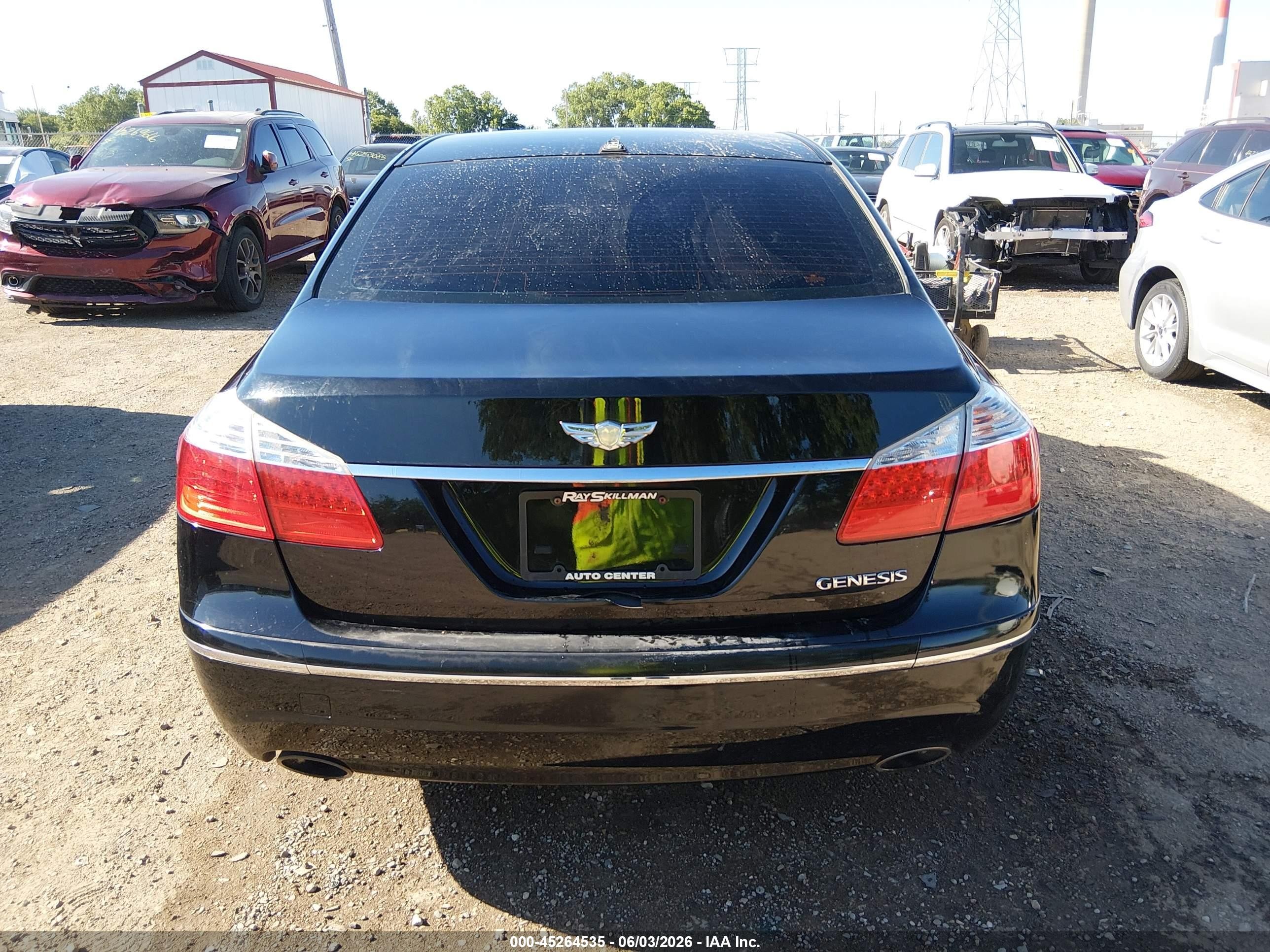 2011 Hyundai Genesis 3.8 Black vin: KMHGC4DE3BU139176
