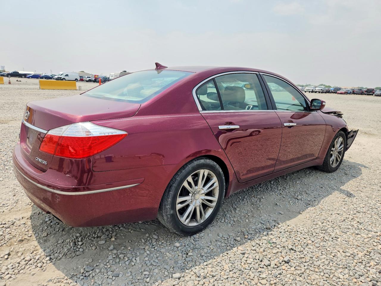 2011 Hyundai Genesis 3.8l Burgundy vin: KMHGC4DE3BU140571