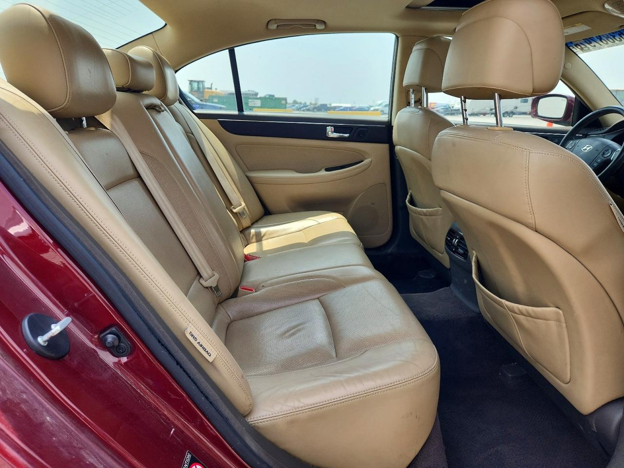 2011 Hyundai Genesis 3.8l Burgundy vin: KMHGC4DE3BU140571