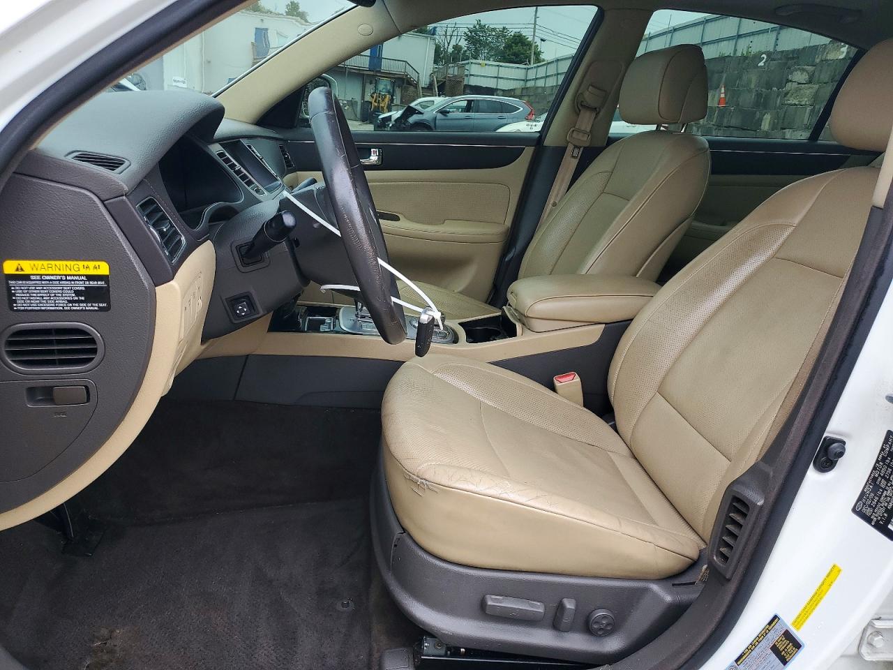 2010 Hyundai Genesis 3.8l White vin: KMHGC4DE4AU087152