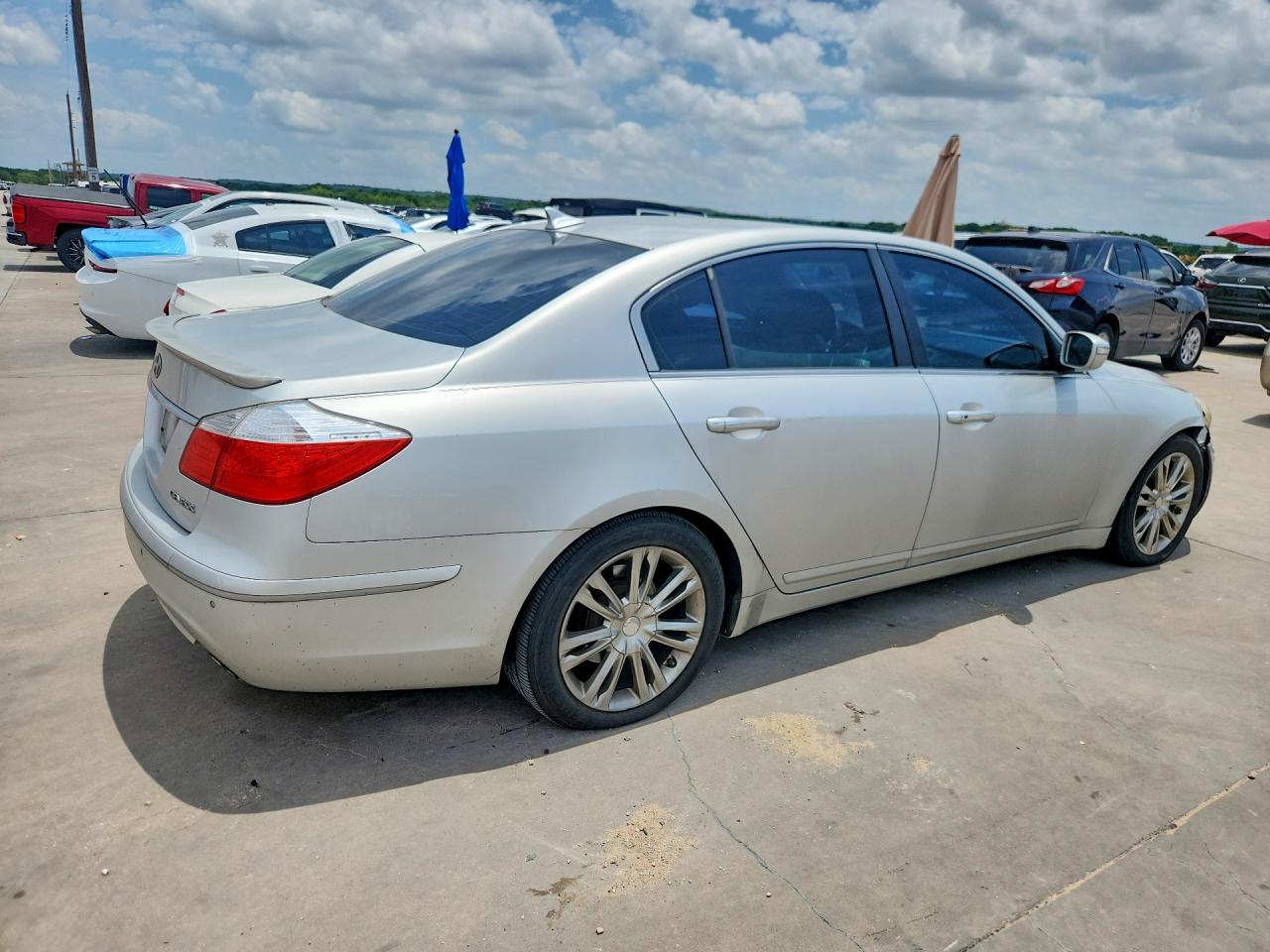 2011 Hyundai Genesis 3.8l Silver vin: KMHGC4DE4BU122905