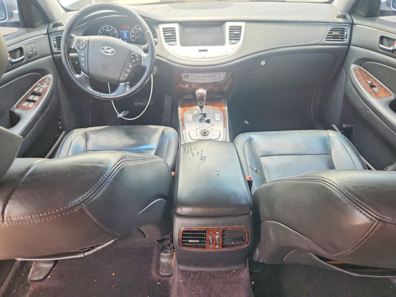 2011 Hyundai Genesis 3.8l Silver vin: KMHGC4DE4BU122905