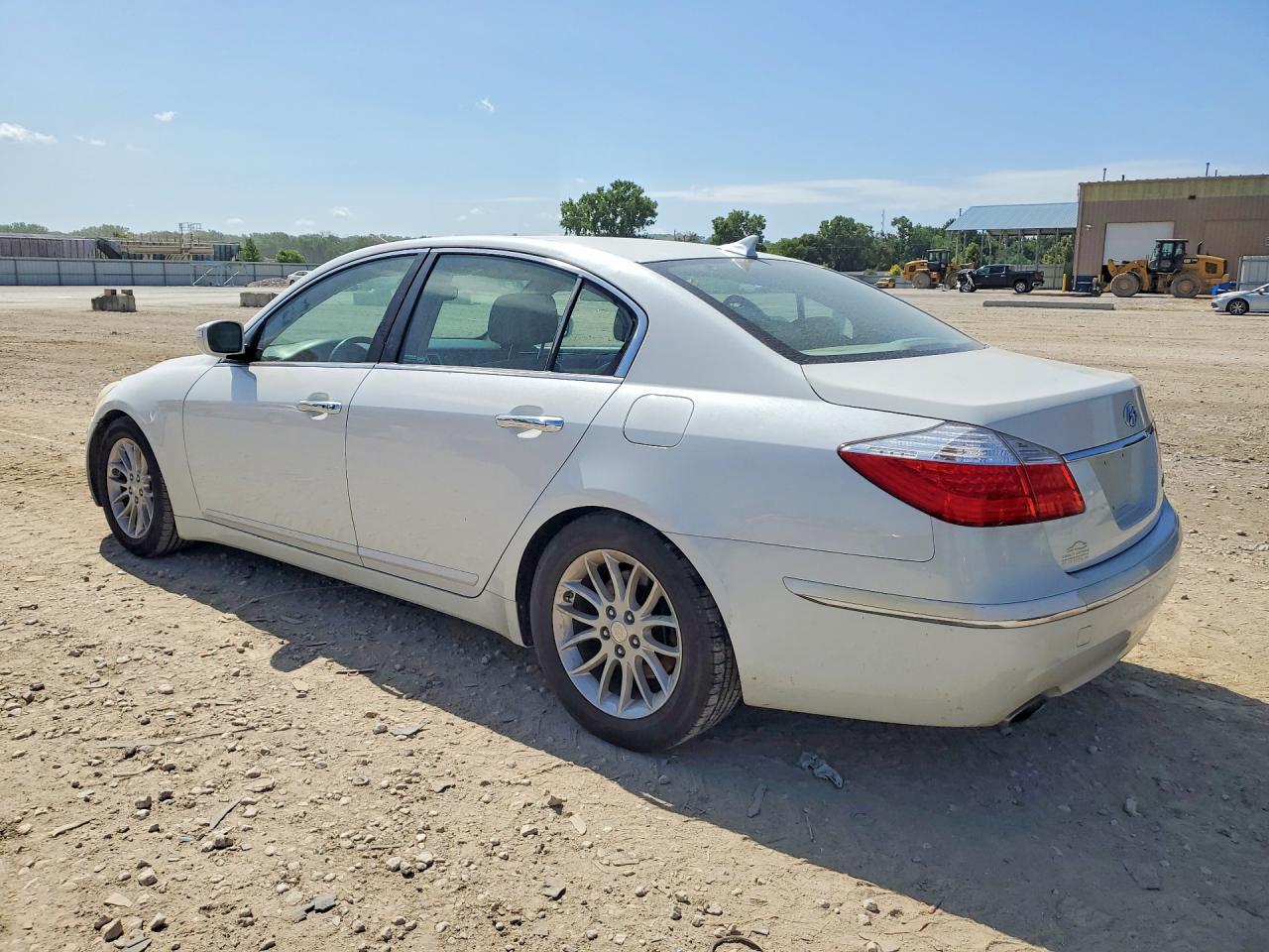 2011 Hyundai Genesis 3.8l White vin: KMHGC4DE4BU133967