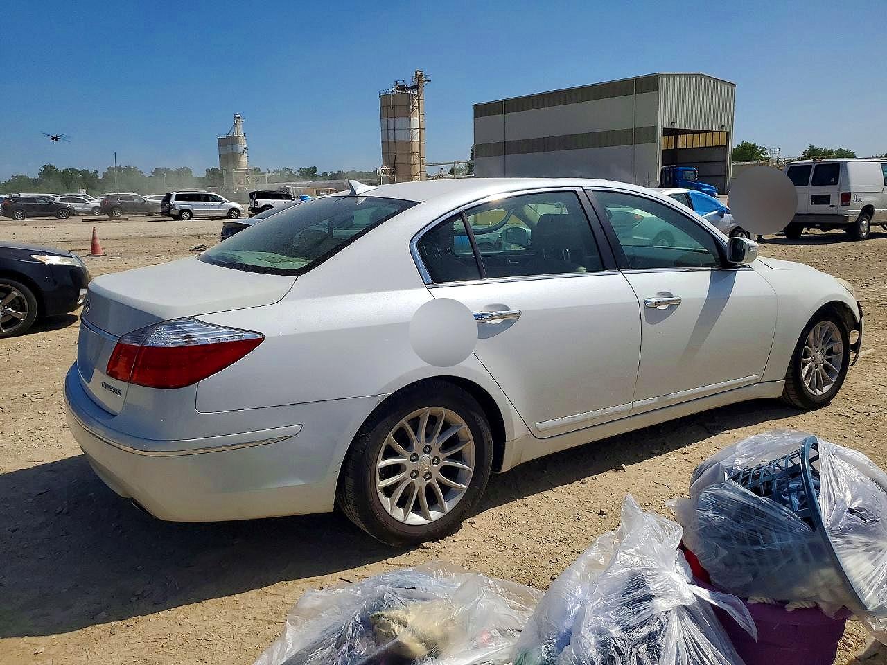 2011 Hyundai Genesis 3.8l White vin: KMHGC4DE4BU133967