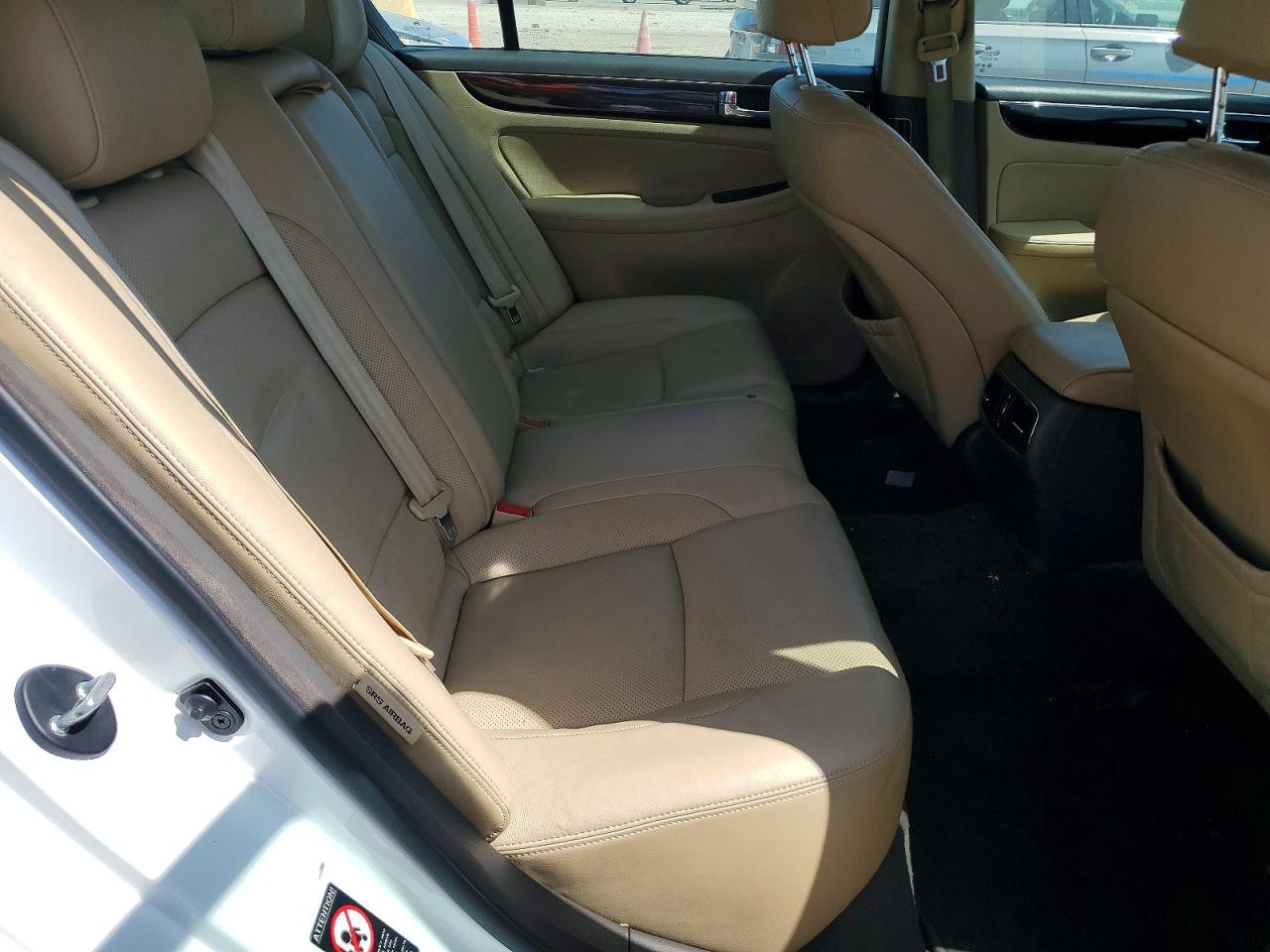 2011 Hyundai Genesis 3.8l White vin: KMHGC4DE4BU133967