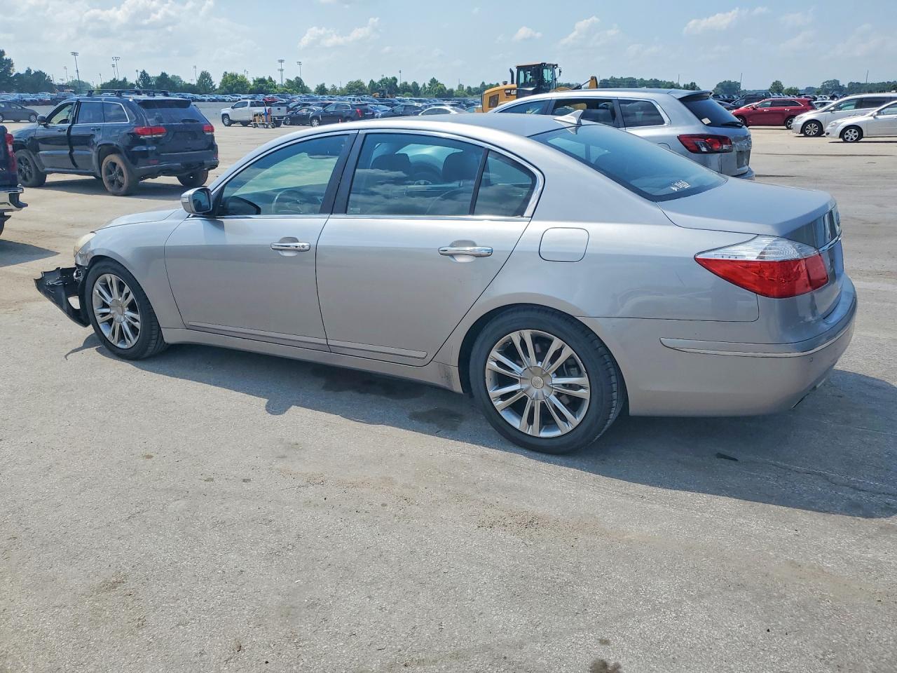 2010 Hyundai Genesis 3.8l Серебряный vin: KMHGC4DE5AU085801