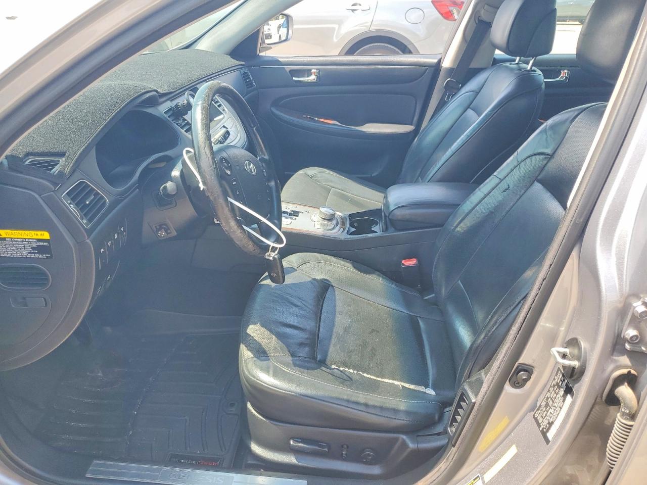 2010 Hyundai Genesis 3.8l Серебряный vin: KMHGC4DE5AU085801
