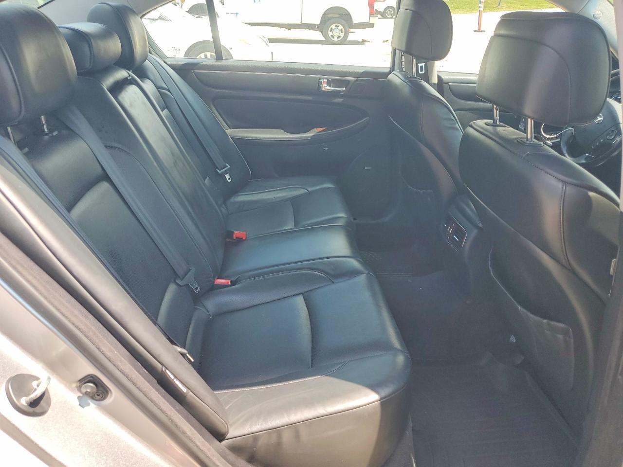2010 Hyundai Genesis 3.8l Серебряный vin: KMHGC4DE5AU085801