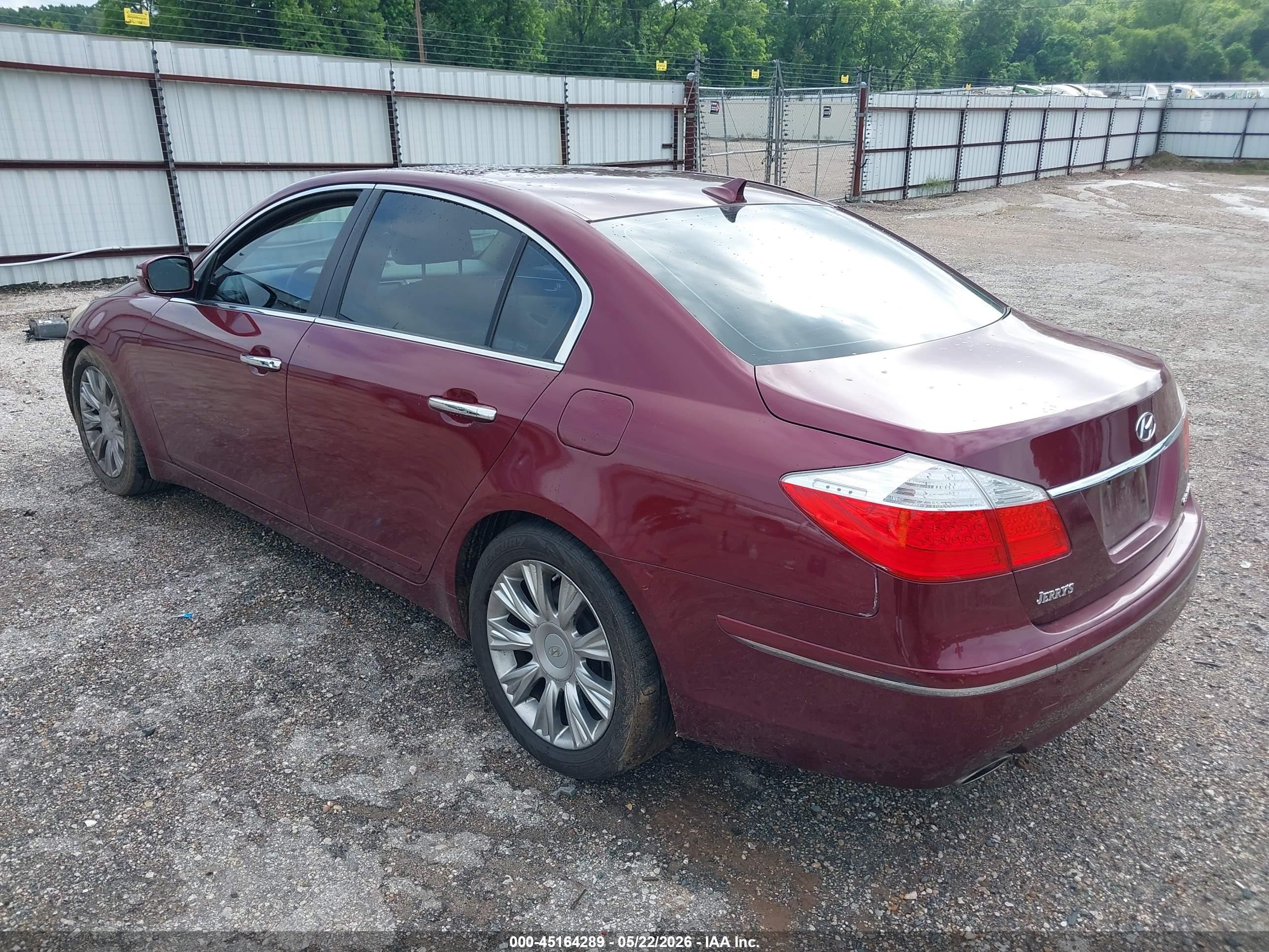 2011 Hyundai Genesis 3.8 Красный vin: KMHGC4DE5BU126574