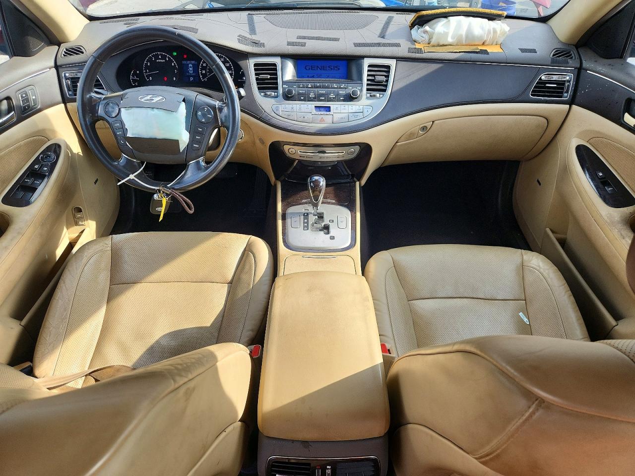 2010 Hyundai Genesis 3.8l Red vin: KMHGC4DE6AU073978