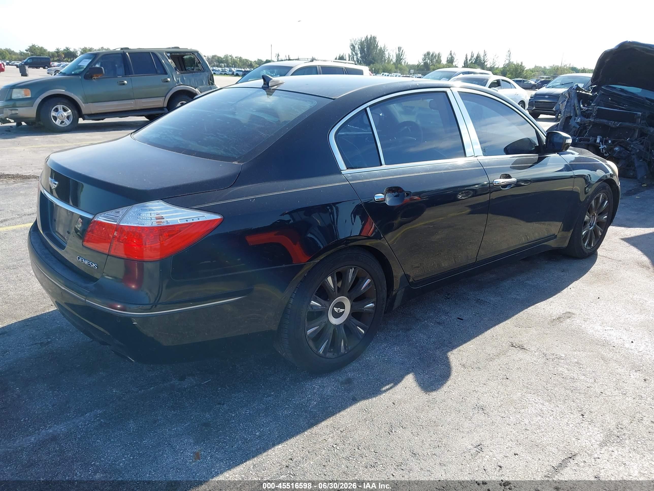 2010 Hyundai Genesis 3.8 Black vin: KMHGC4DE6AU074130