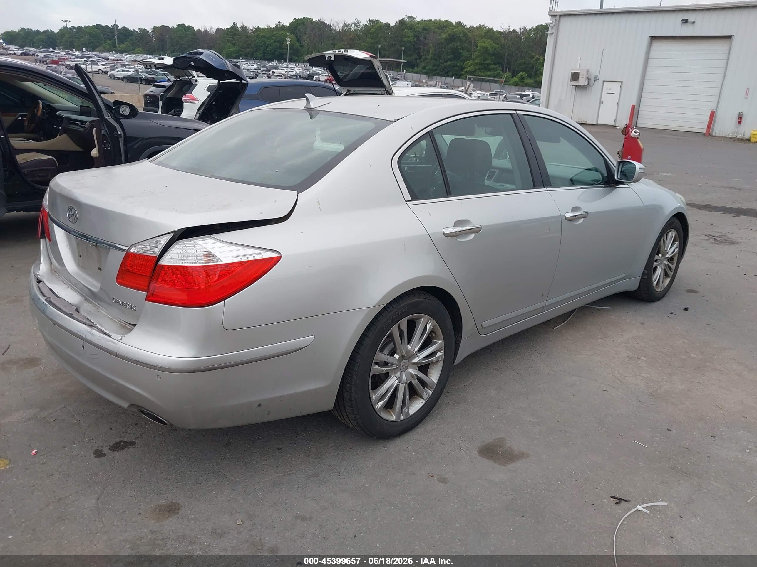 2010 Hyundai Genesis 3.8 Teal vin: KMHGC4DE6AU099237