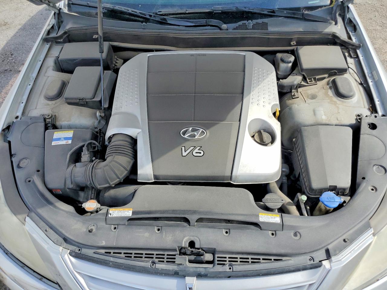 2011 Hyundai Genesis 3.8l Silver vin: KMHGC4DE6BU122369