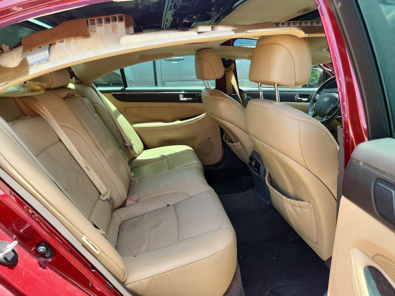 2010 Hyundai Genesis 3.8l Maroon vin: KMHGC4DE7AU076548