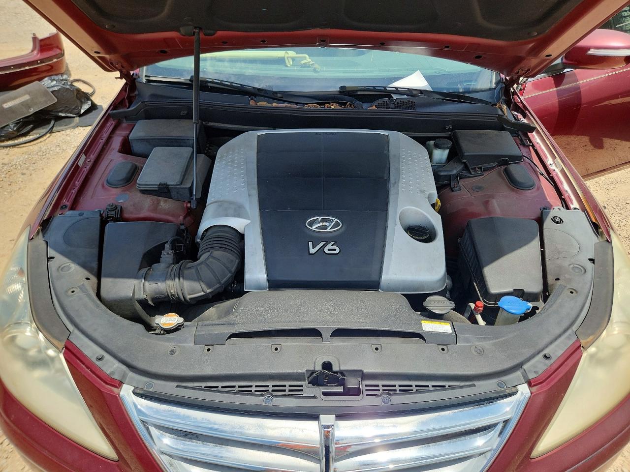 2010 Hyundai Genesis 3.8l Maroon vin: KMHGC4DE7AU076548