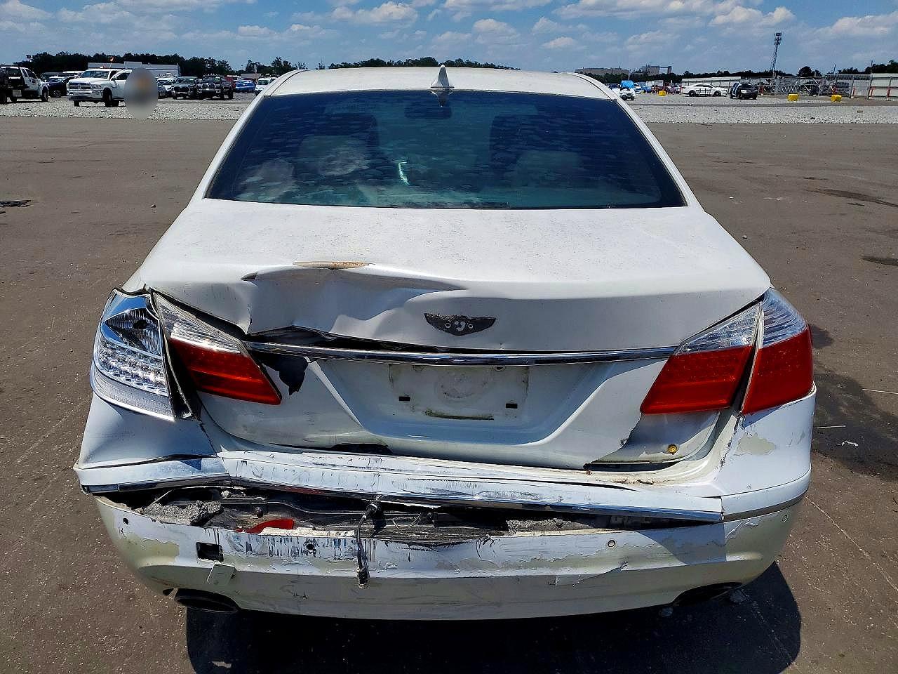 2011 Hyundai Genesis 3.8l White vin: KMHGC4DE7BU122896