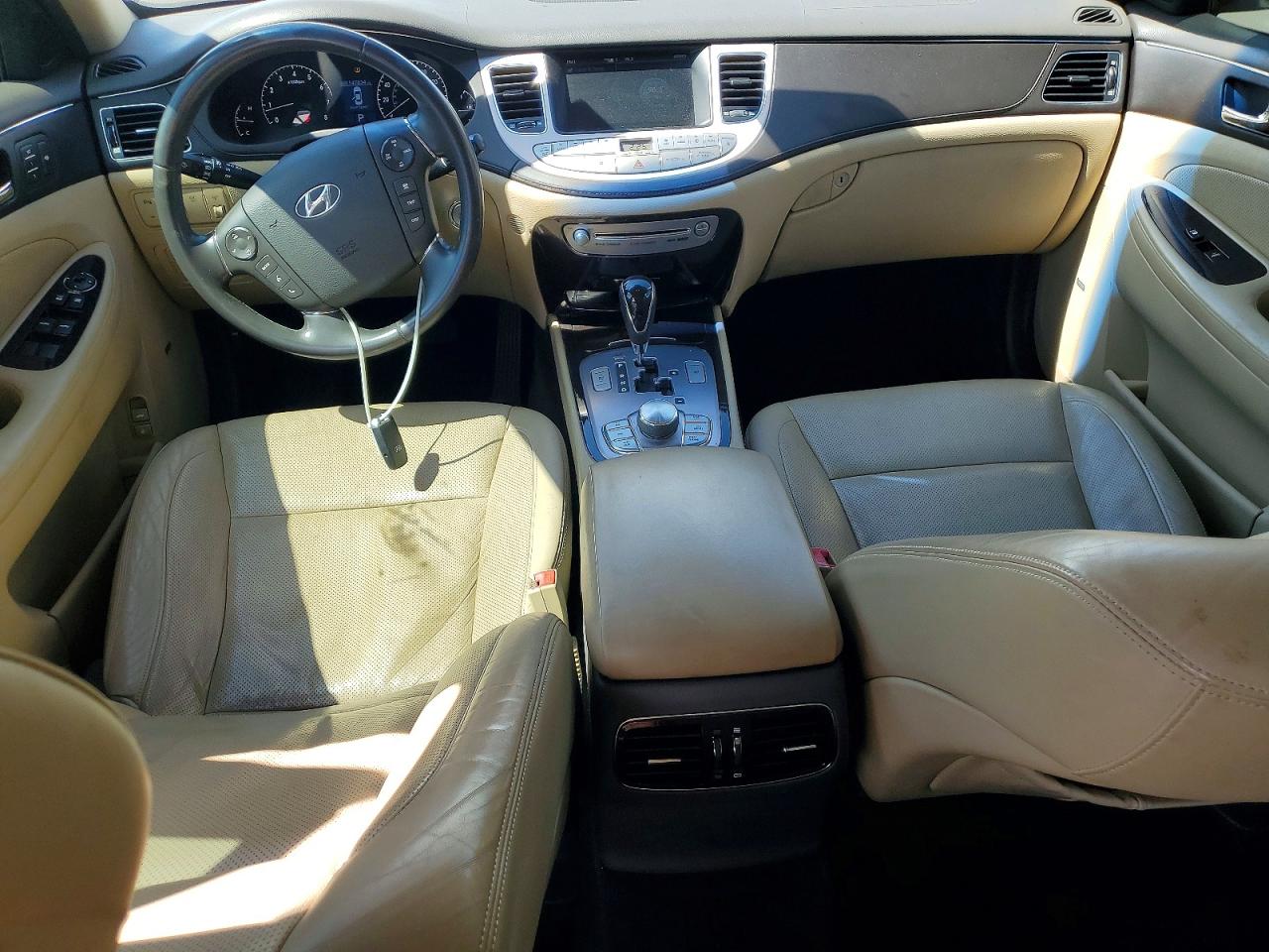 2011 Hyundai Genesis 3.8l White vin: KMHGC4DE7BU122896