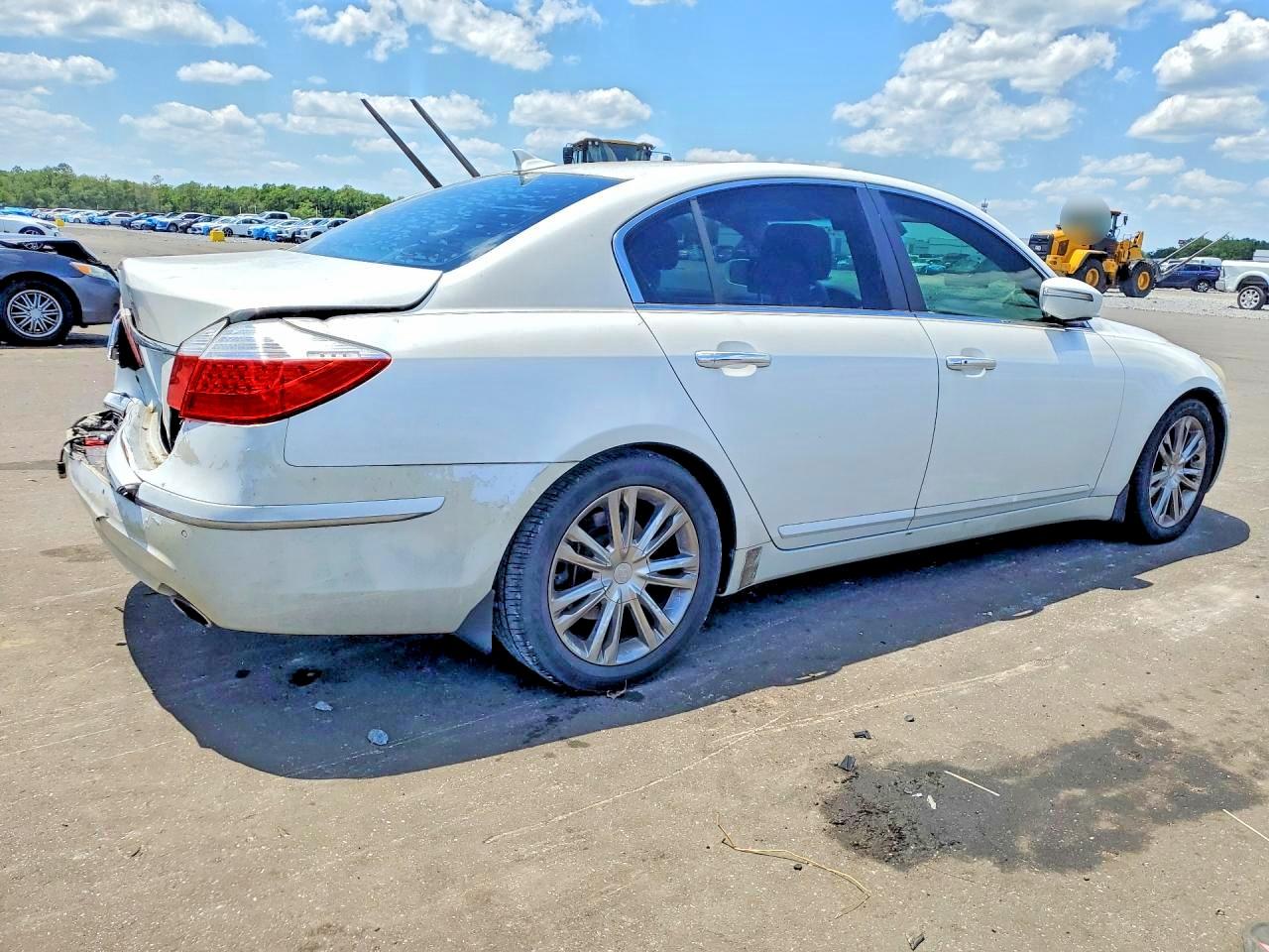 2011 Hyundai Genesis 3.8l White vin: KMHGC4DE7BU122896