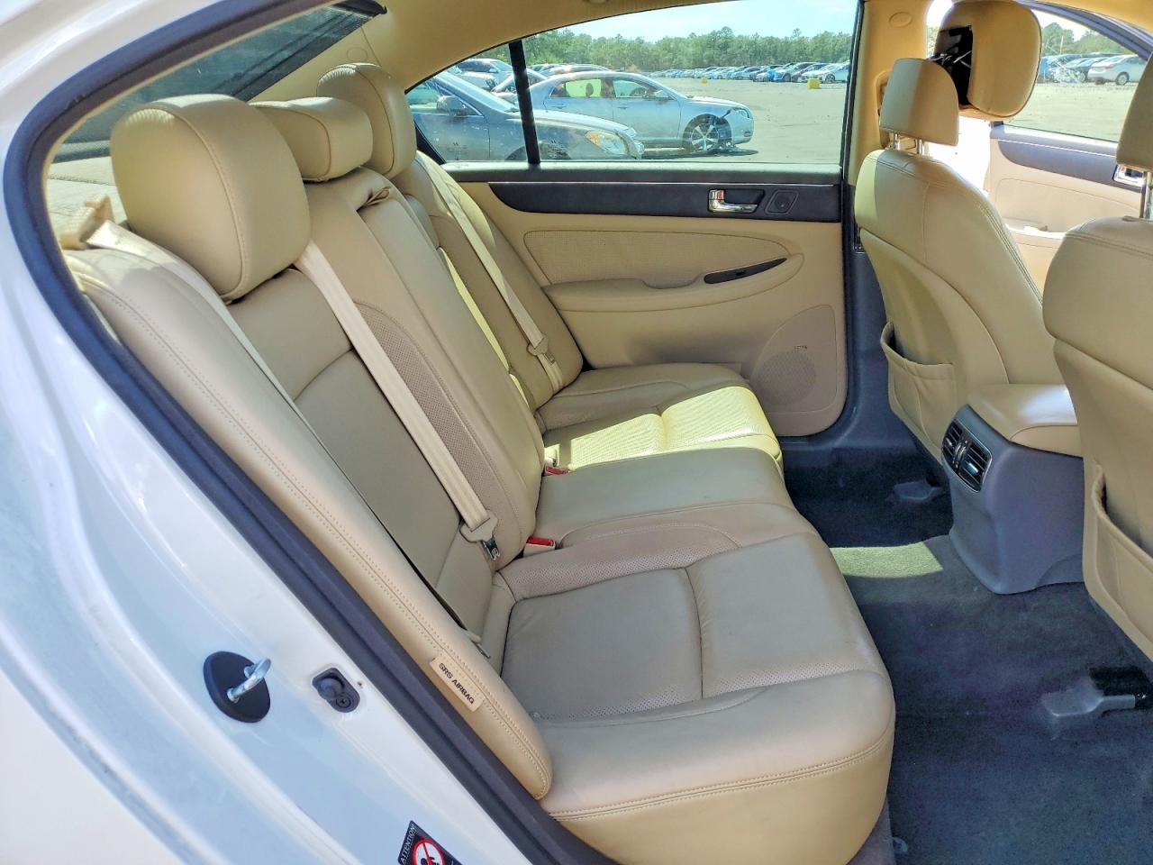 2011 Hyundai Genesis 3.8l White vin: KMHGC4DE7BU122896