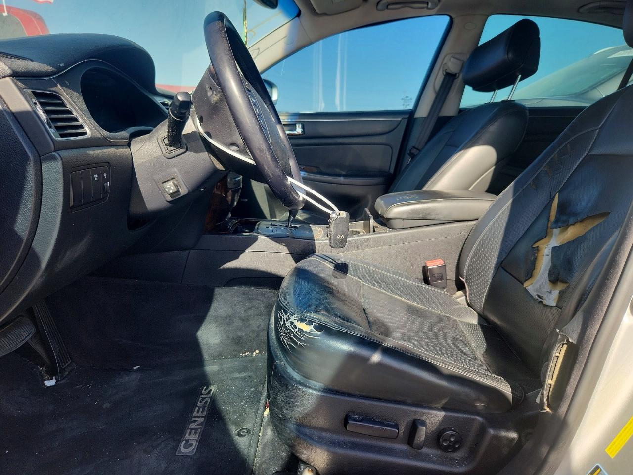 2011 Hyundai Genesis 3.8l Silver vin: KMHGC4DE7BU134627