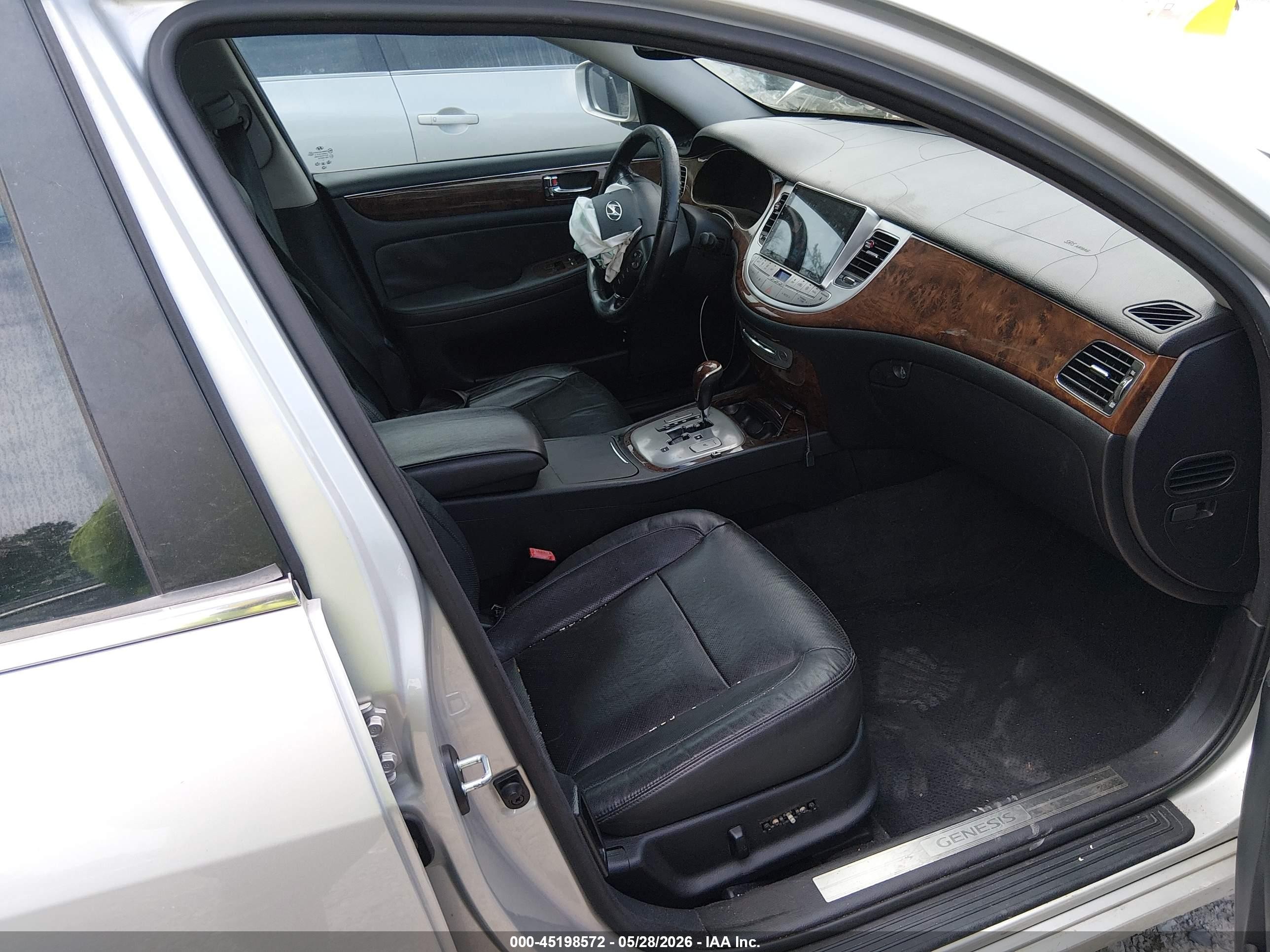 2011 Hyundai Genesis 3.8 Gray vin: KMHGC4DE7BU137088