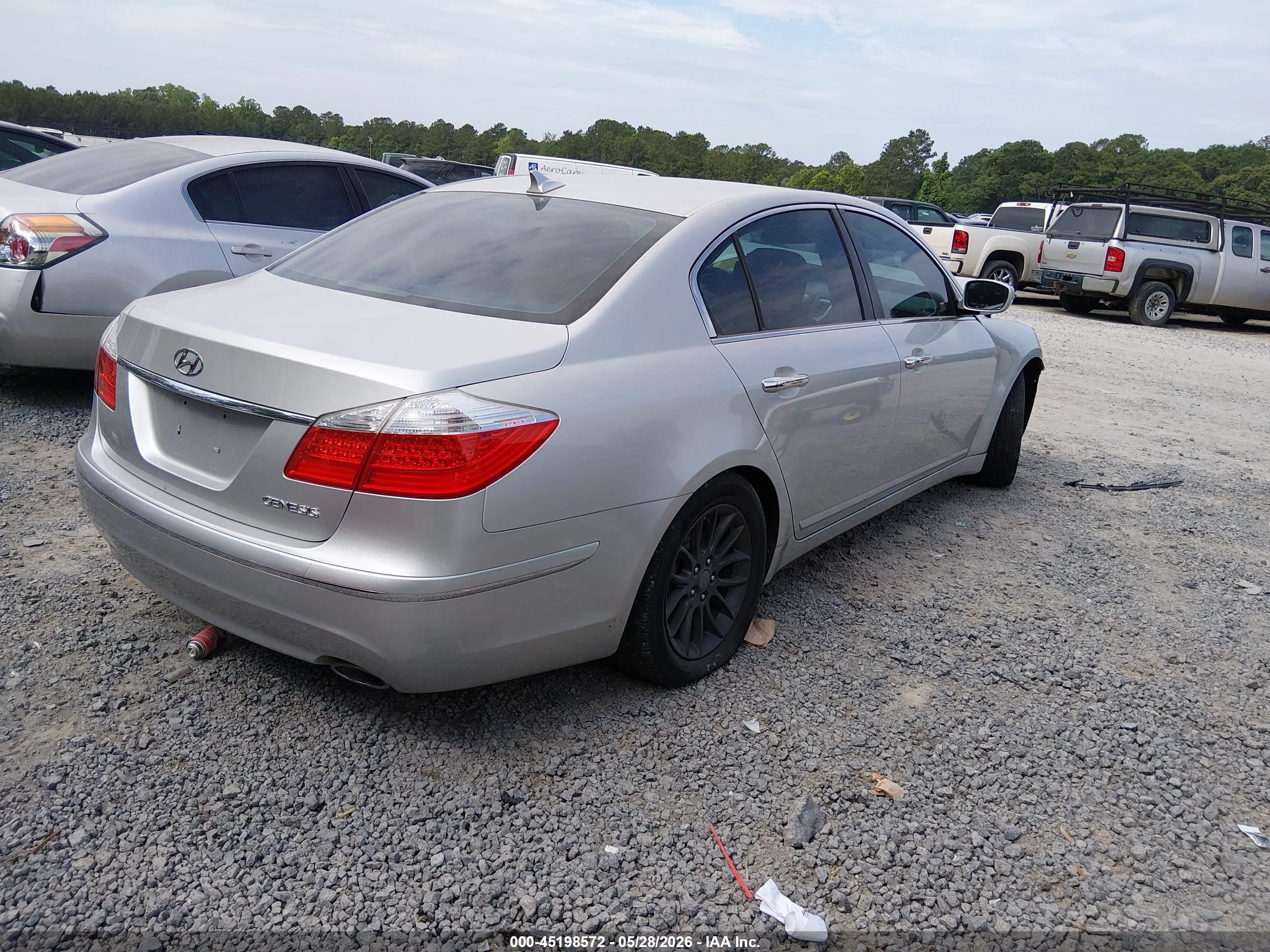 2011 Hyundai Genesis 3.8 Gray vin: KMHGC4DE7BU137088