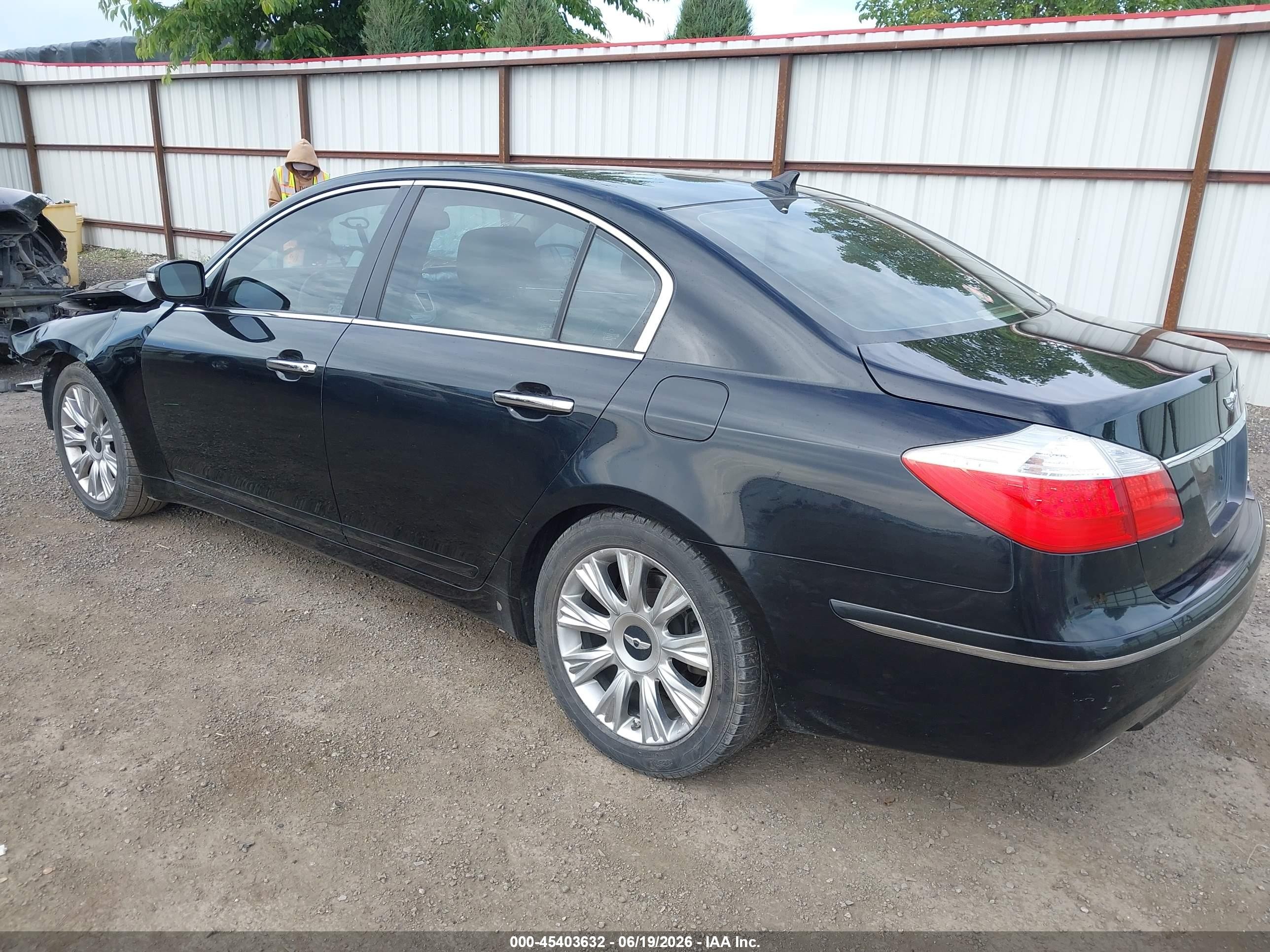 2011 Hyundai Genesis 3.8 Black vin: KMHGC4DE7BU143246